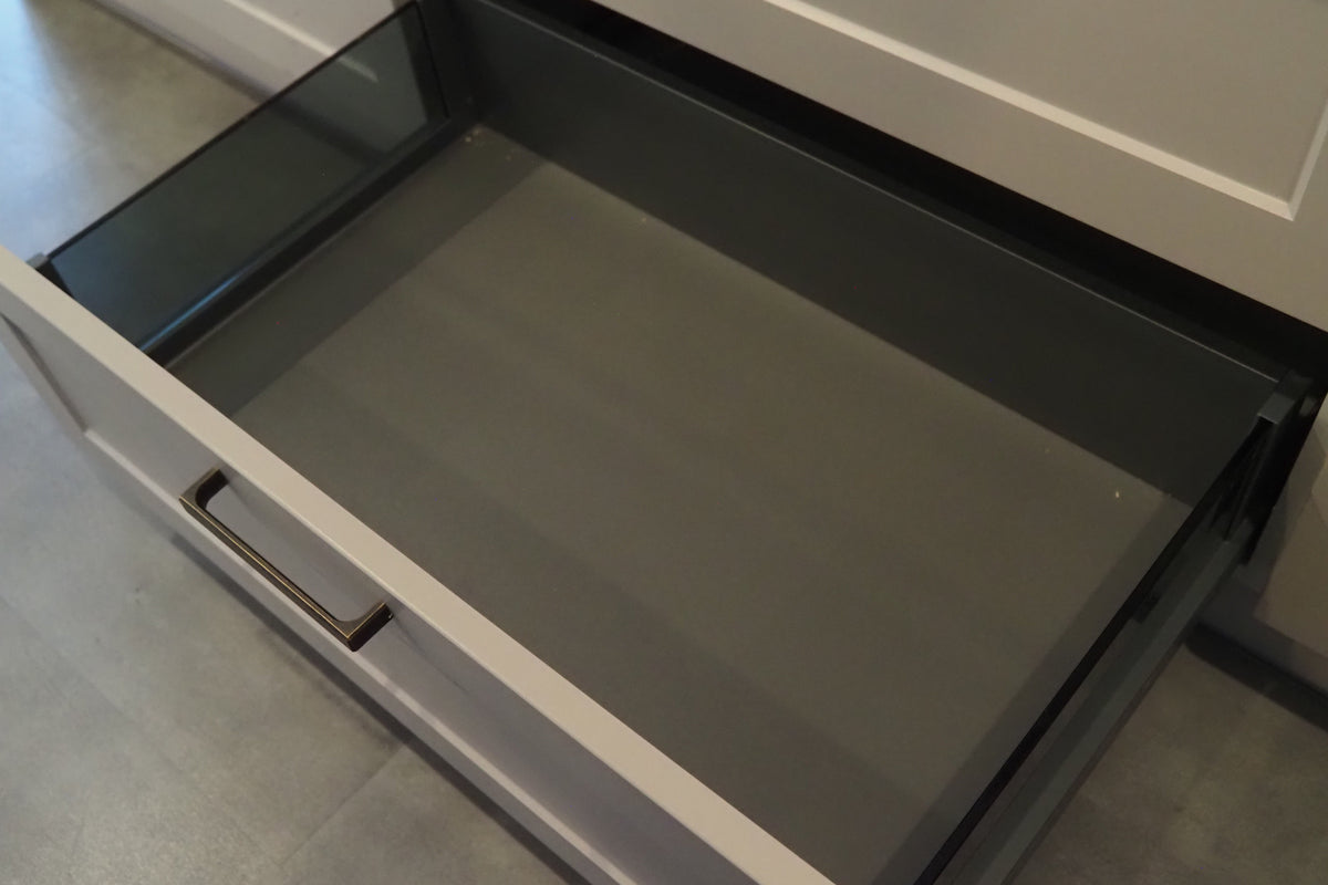 Wren Infinity Plus Shaker Chelsea Juratek Cashmere Matte Kitchen