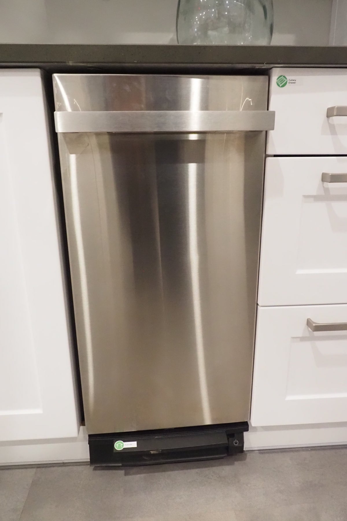 Wren Shaker Chelsea Juratek Pillow Matte Kitchen with JennAir Appliances