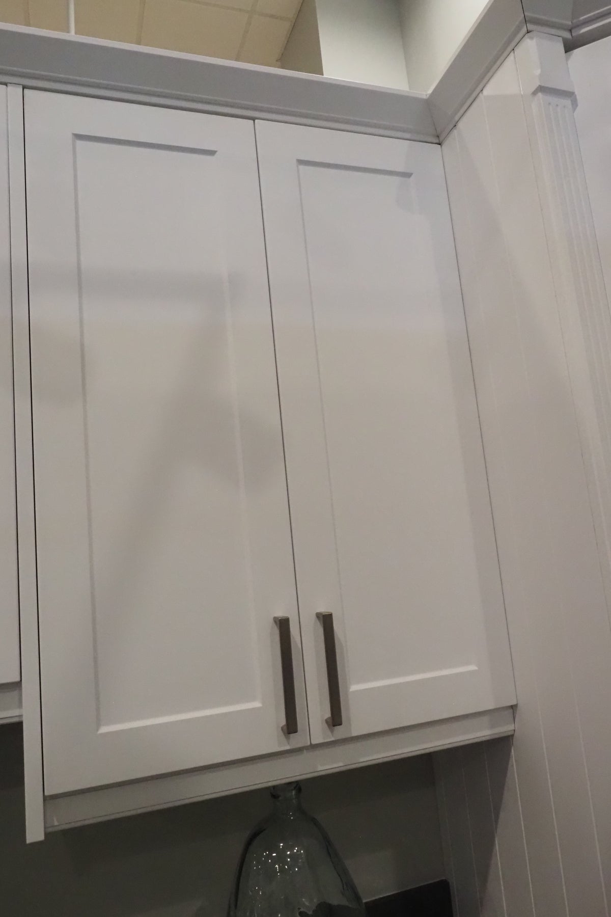 Wren Shaker Chelsea Juratek Pillow Matte Kitchen with JennAir Appliances