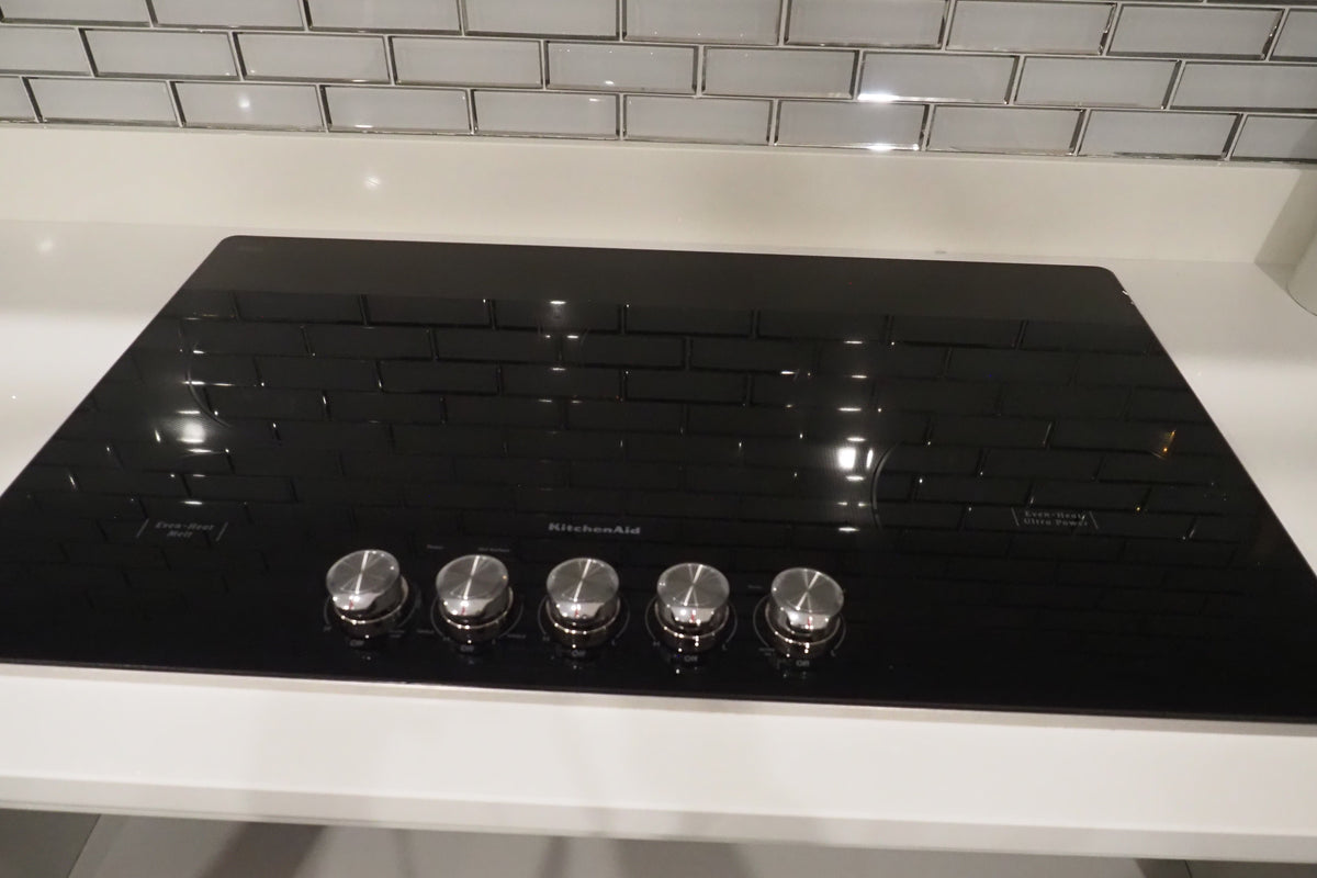 Wren Milano Modern Kitchen with Island & Appliances