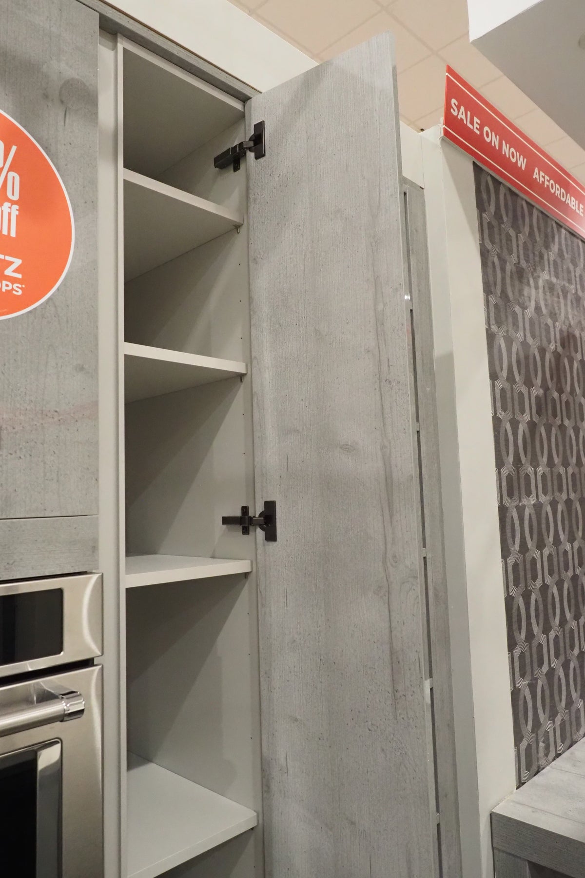 Wren Milano Modern Kitchen with Island & Appliances