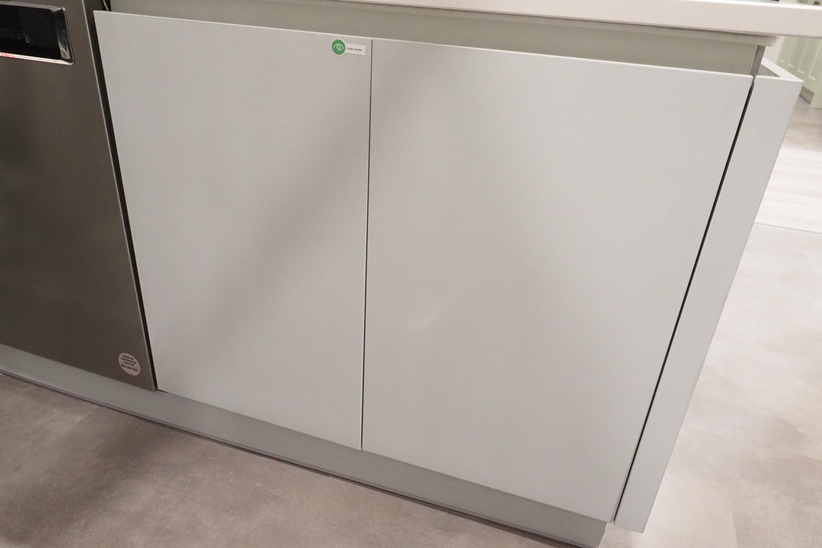 Wren Milano Modern Kitchen with Island & Appliances