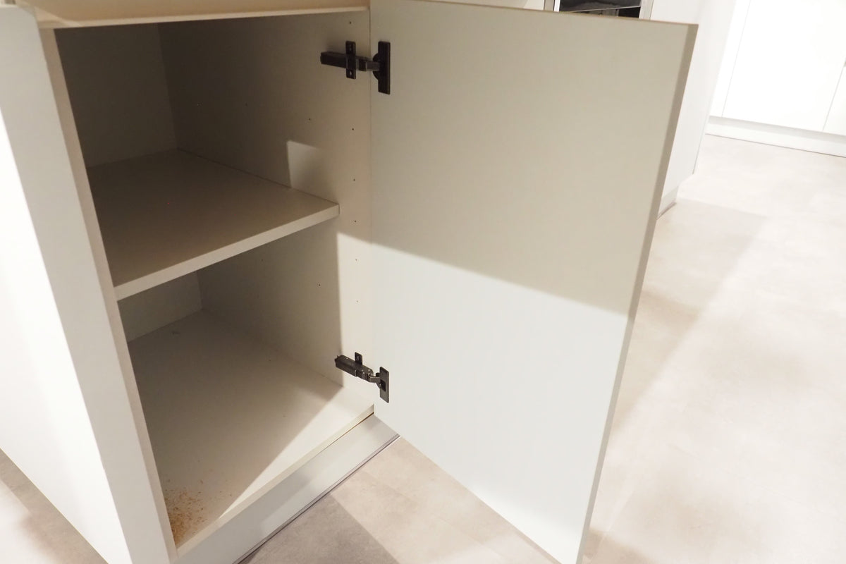 Wren Milano Modern Kitchen with Island & Appliances