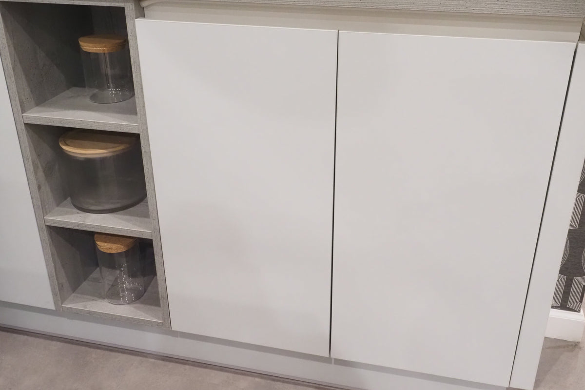 Wren Milano Modern Kitchen with Island & Appliances