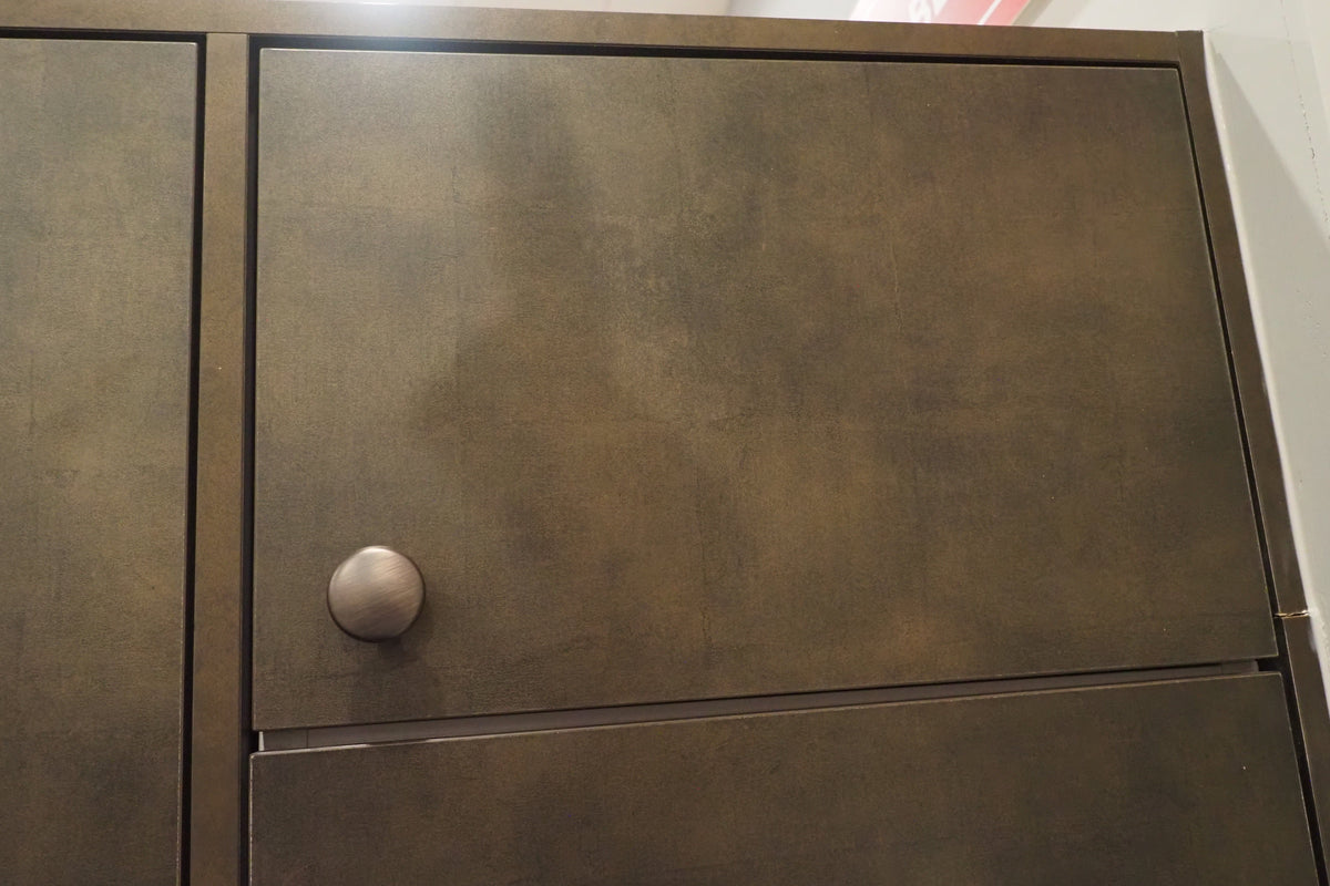 Wren Shaker Forest Classic and Metallic Bronze Matte Kitchen