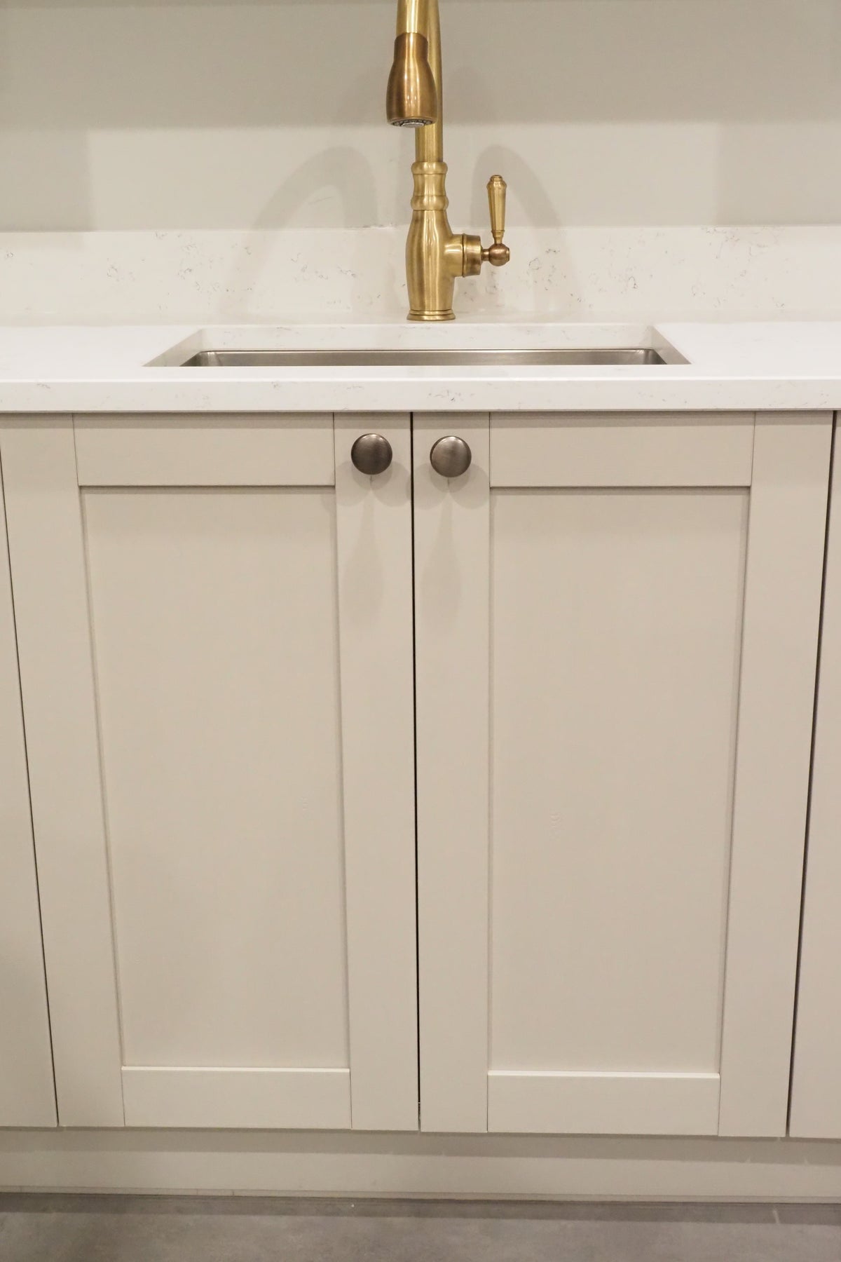 Wren Shaker Forest Classic and Metallic Bronze Matte Kitchen