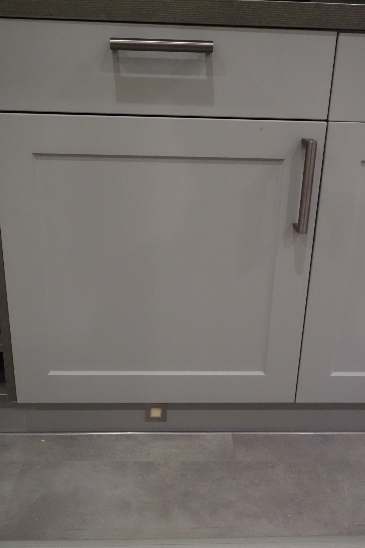 Wren Shaker Chelsea Juratek Dove Gray Matte Kitchen