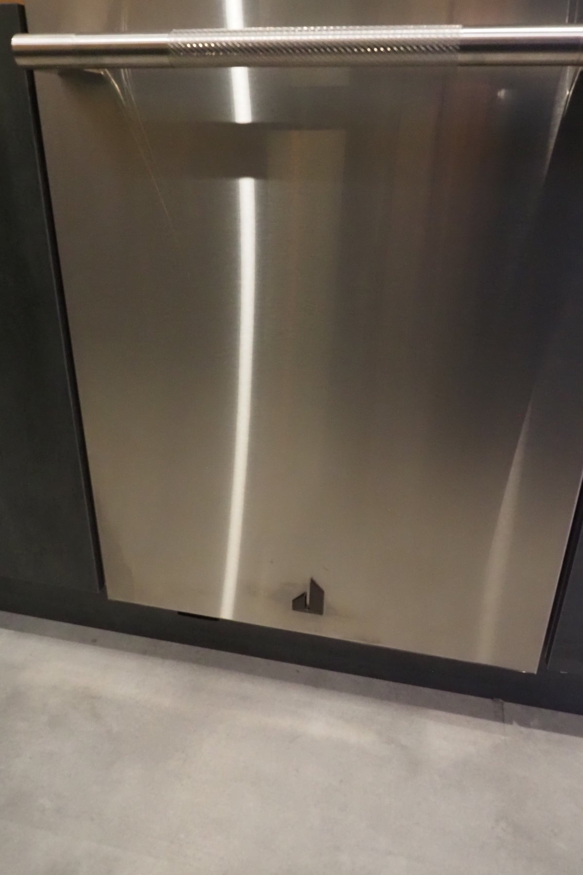 Wren Milano Modern Kitchen with Island & JennAir Appliances