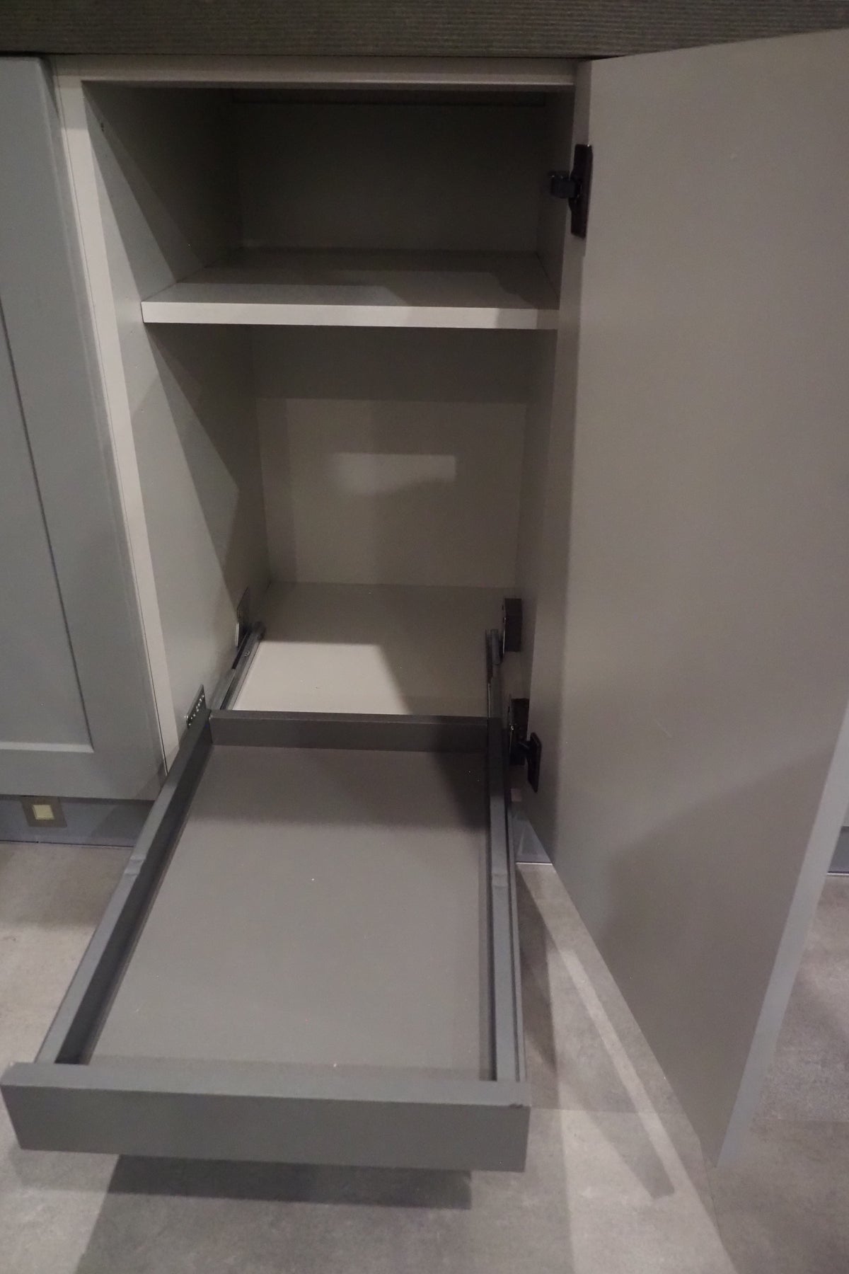 Wren Shaker Chelsea Juratek Dove Gray Matte Kitchen