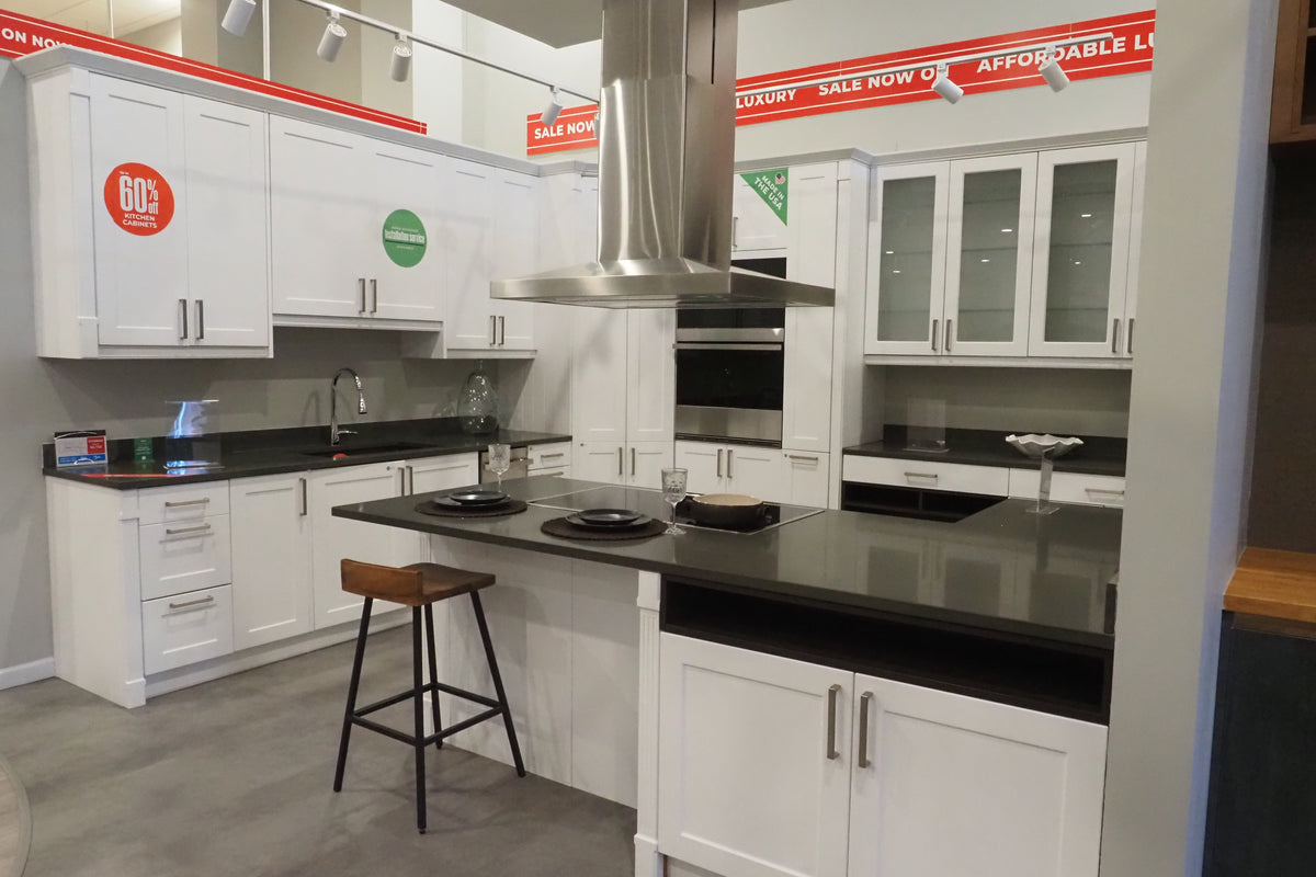 Wren Shaker Chelsea Juratek Pillow Matte Kitchen with JennAir Appliances