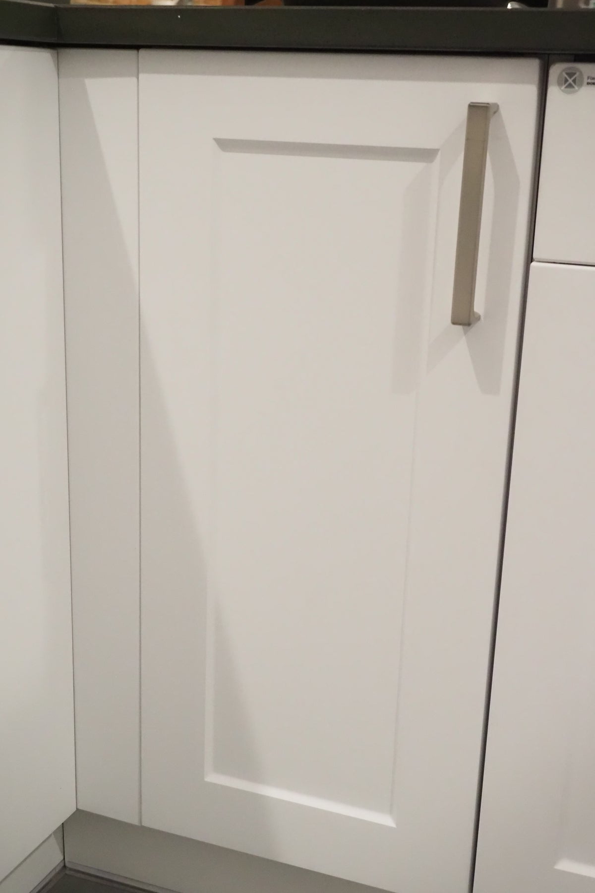 Wren Shaker Chelsea Juratek Pillow Matte Kitchen with JennAir Appliances