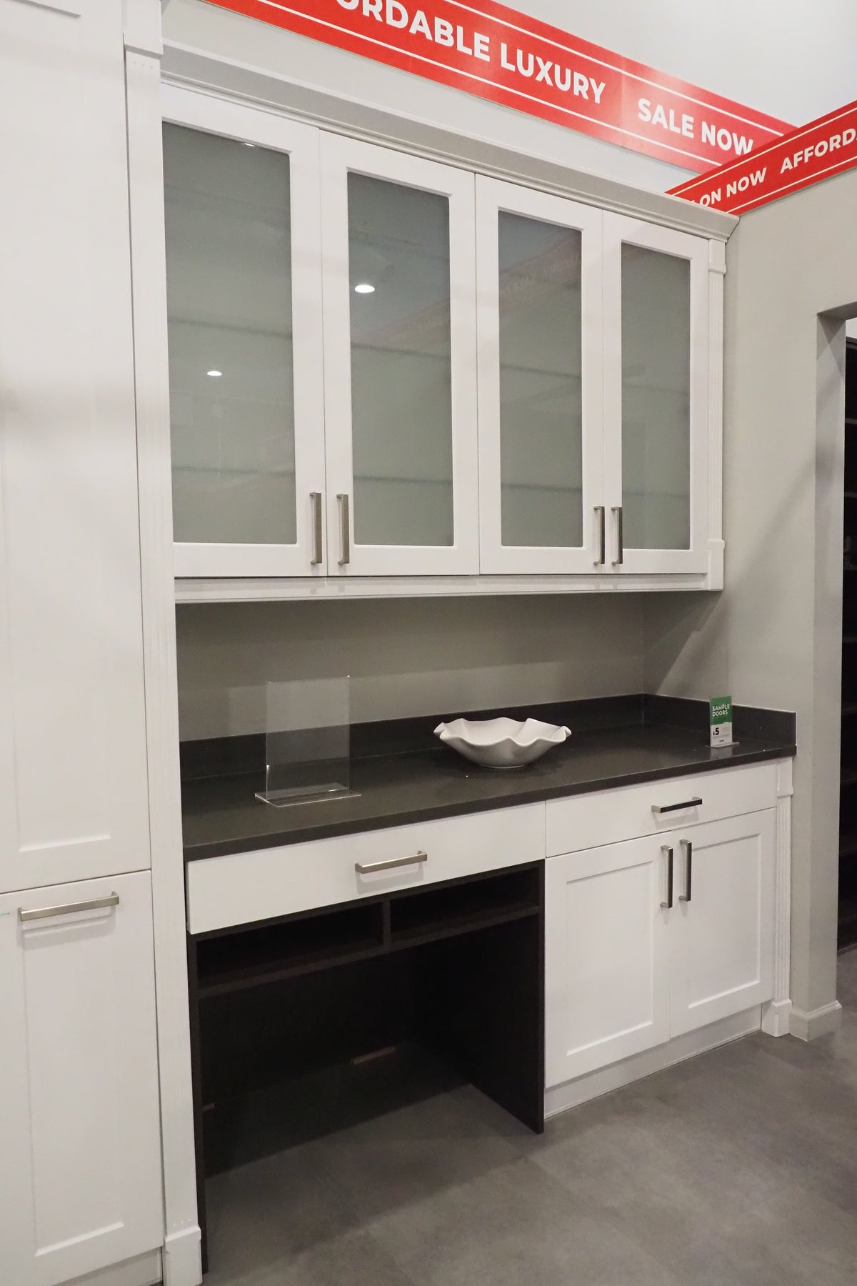 Wren Shaker Chelsea Juratek Pillow Matte Kitchen with JennAir Appliances