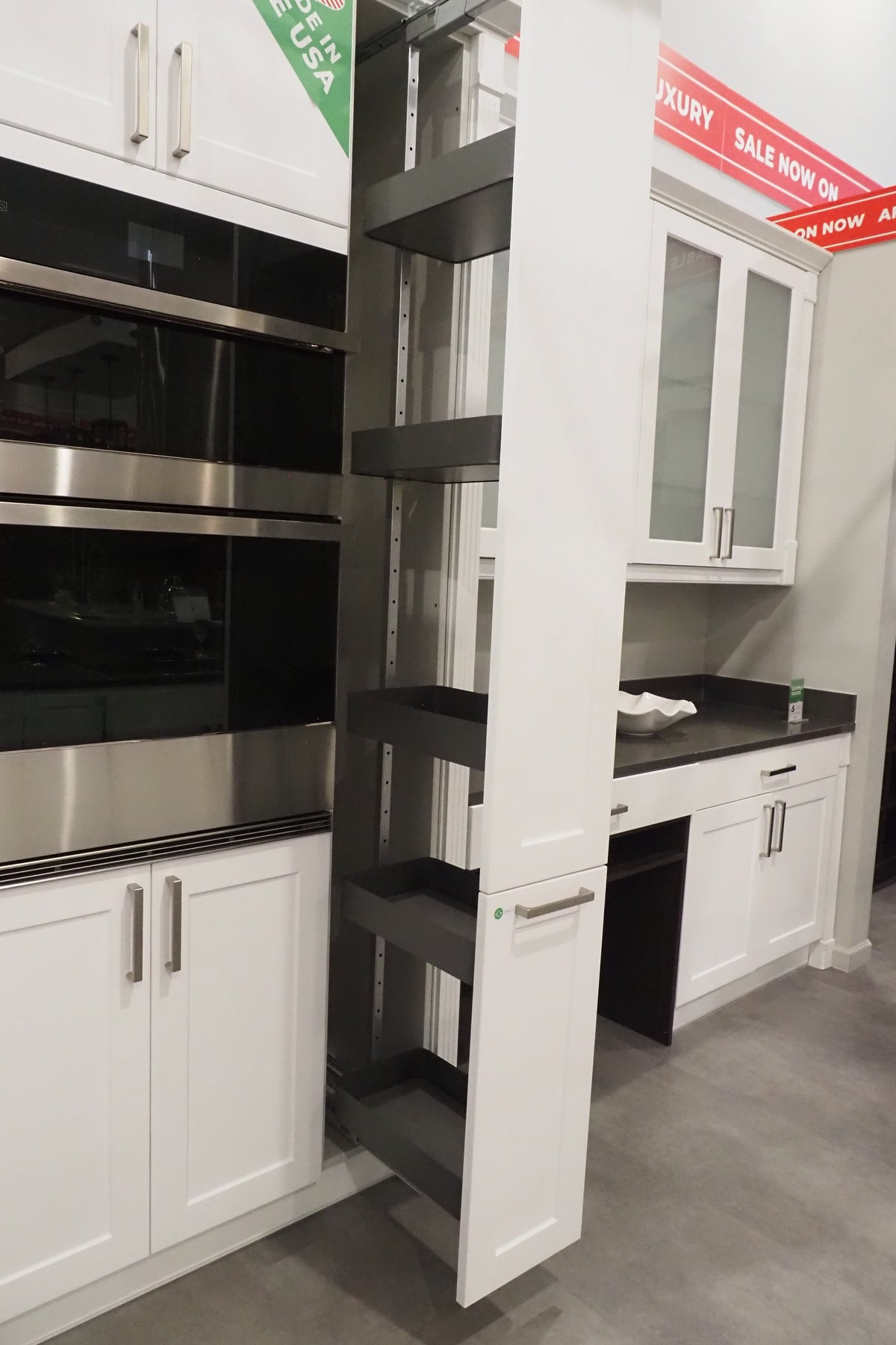 Wren Shaker Chelsea Juratek Pillow Matte Kitchen with JennAir Appliances