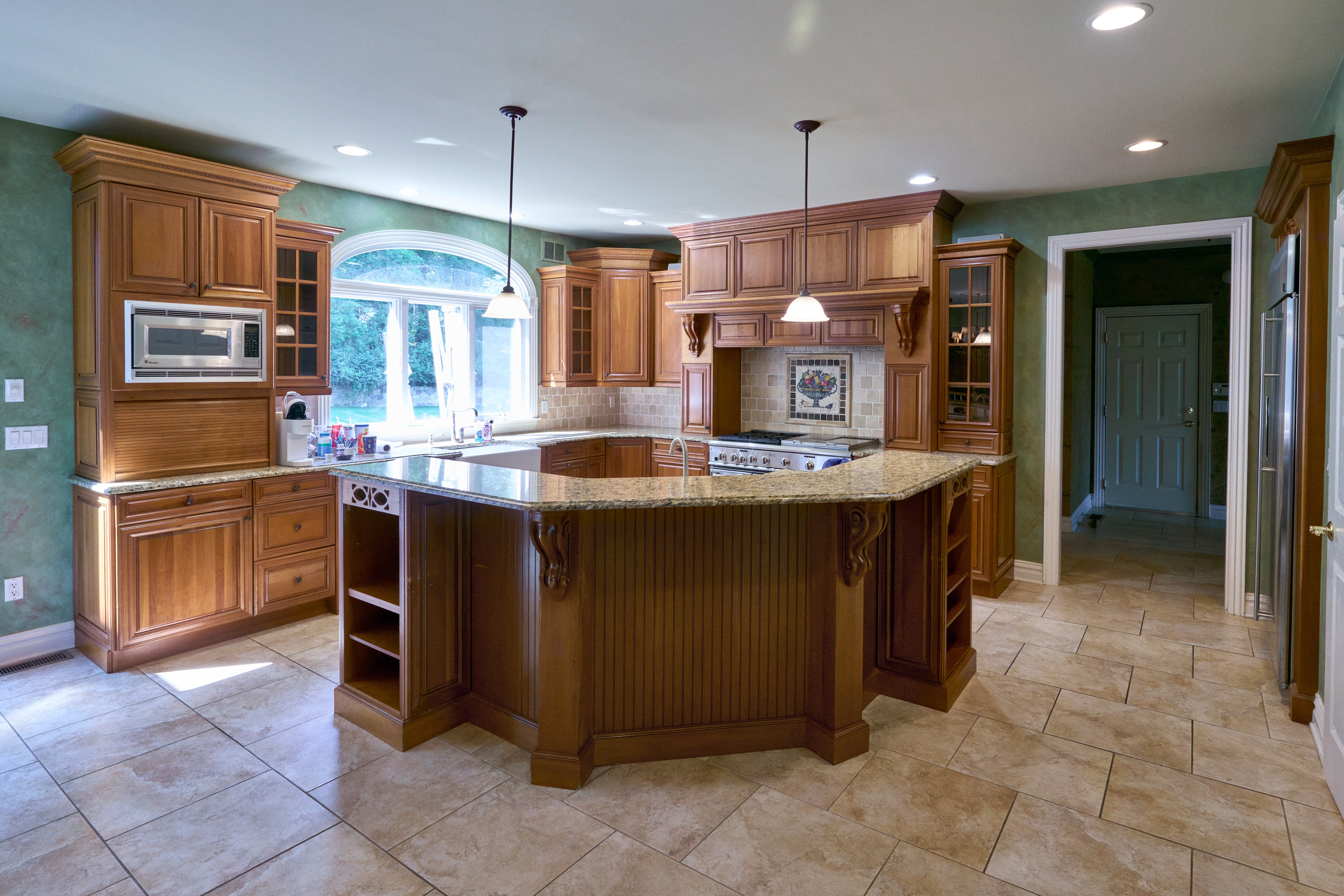 "The Oakridge" Transitional Classic Wooden Kitchen Suite