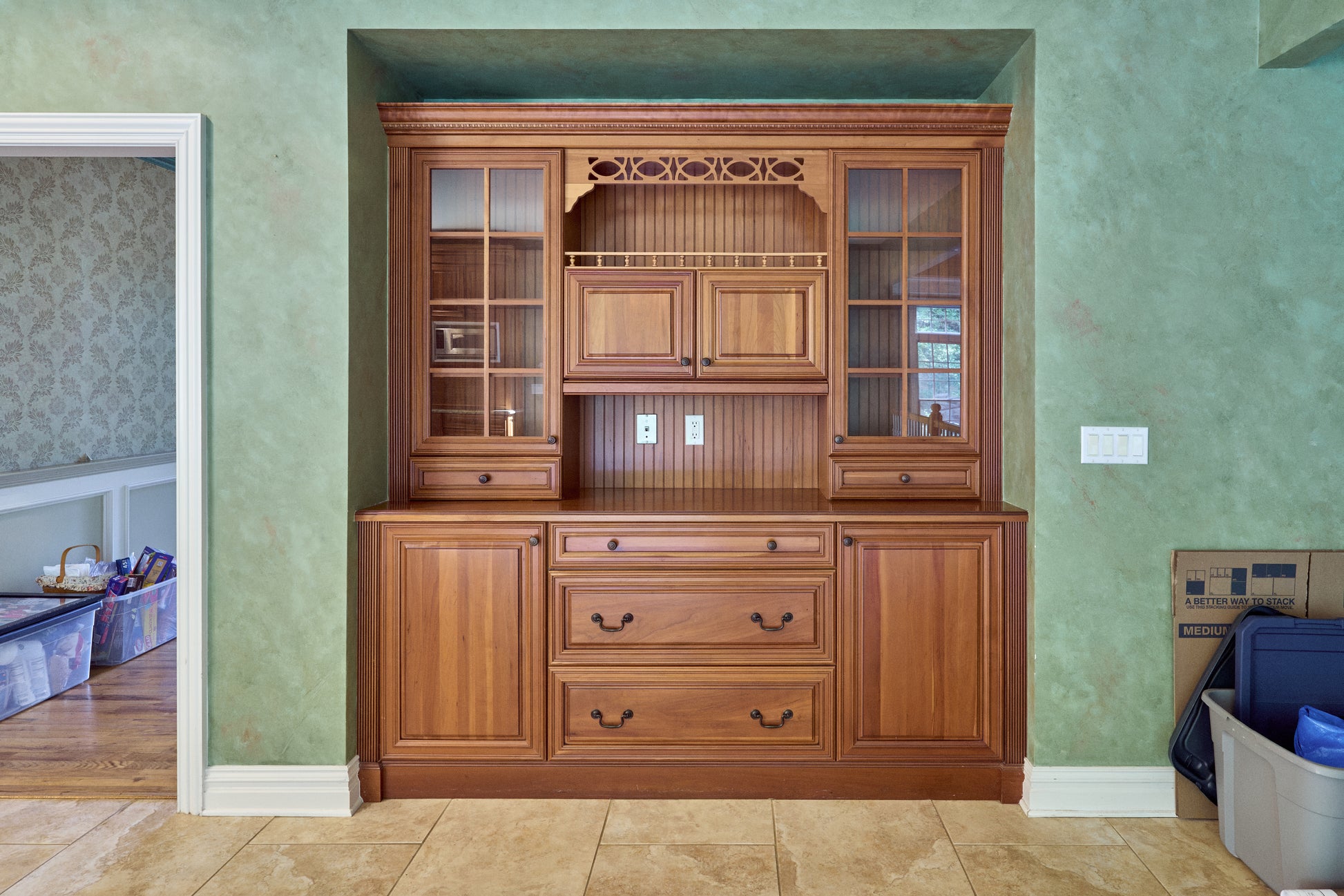 "The Oakridge" Traditional Classic Craftsman Wooden Storage Hutch