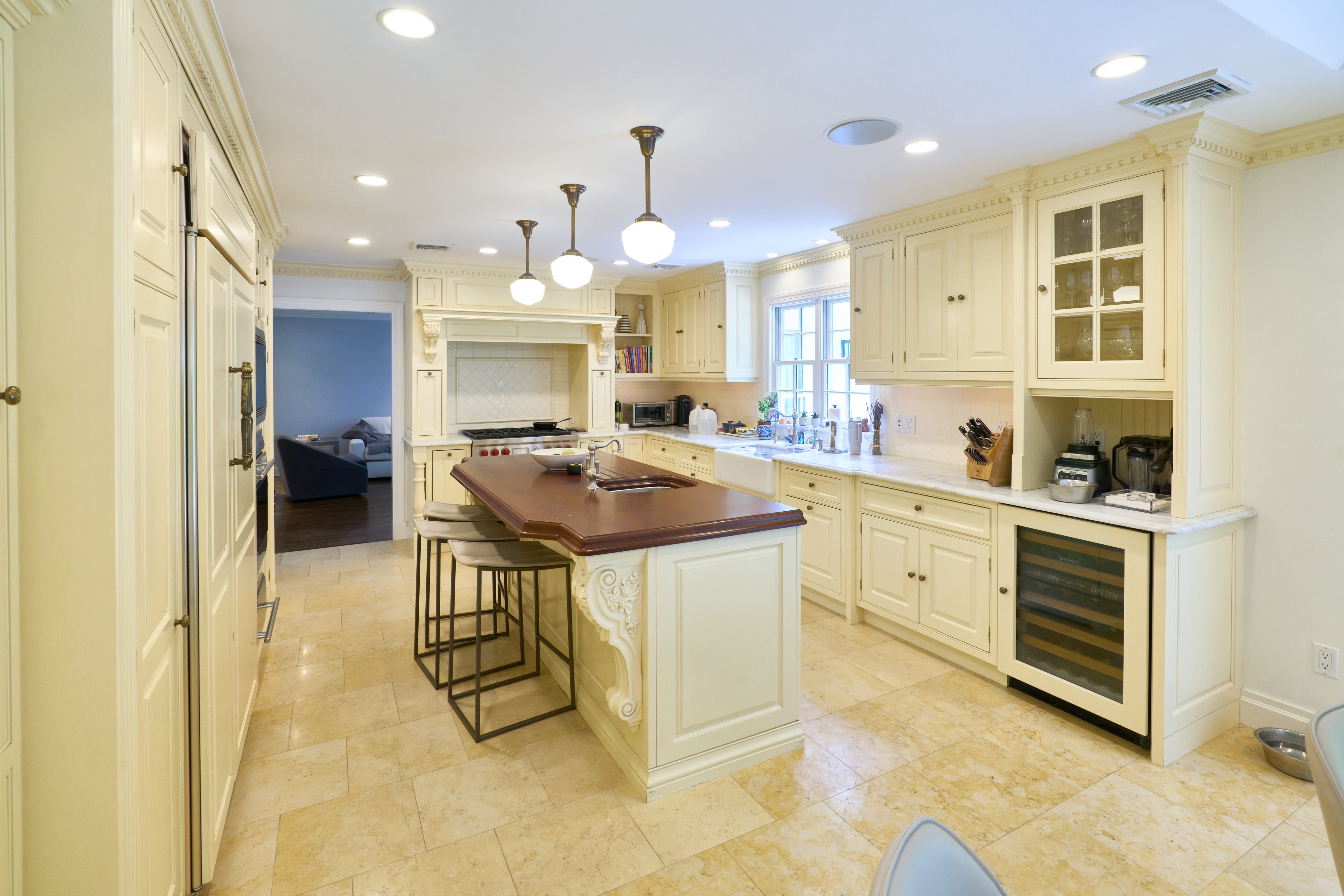 Cuisine André Julien Traditional Mannequin Cream Kitchen with Island