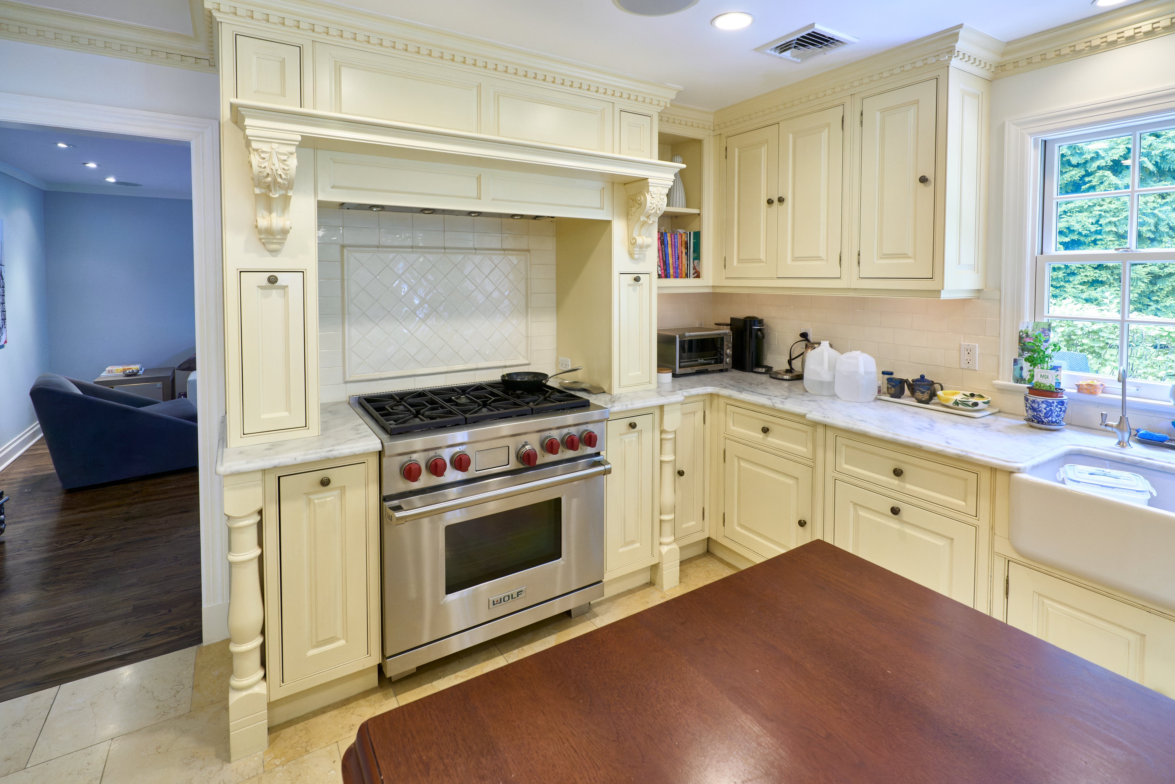 Cuisine André Julien Traditional Mannequin Cream Kitchen with Island