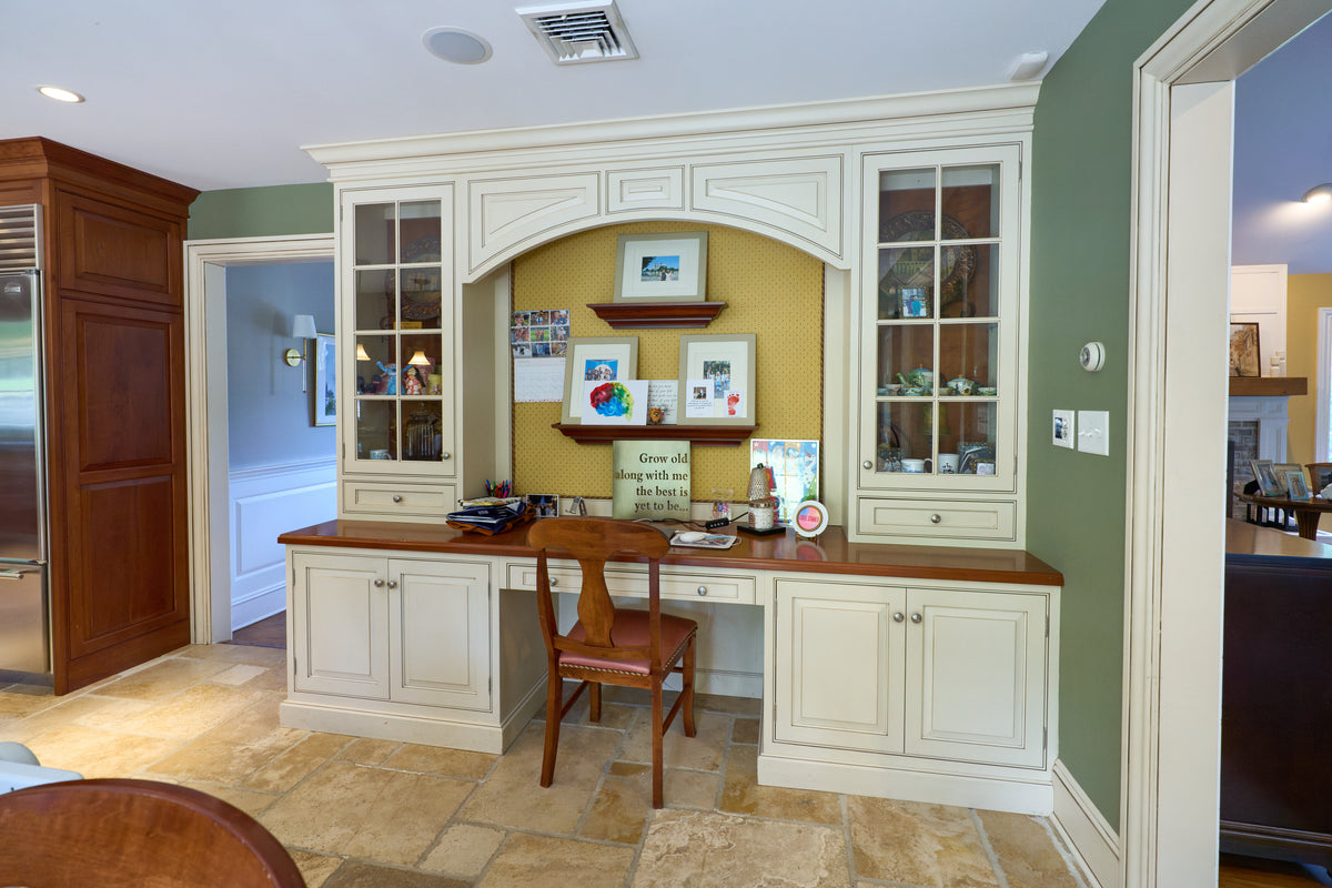 Custom Traditional Capitol White Built-In Desk