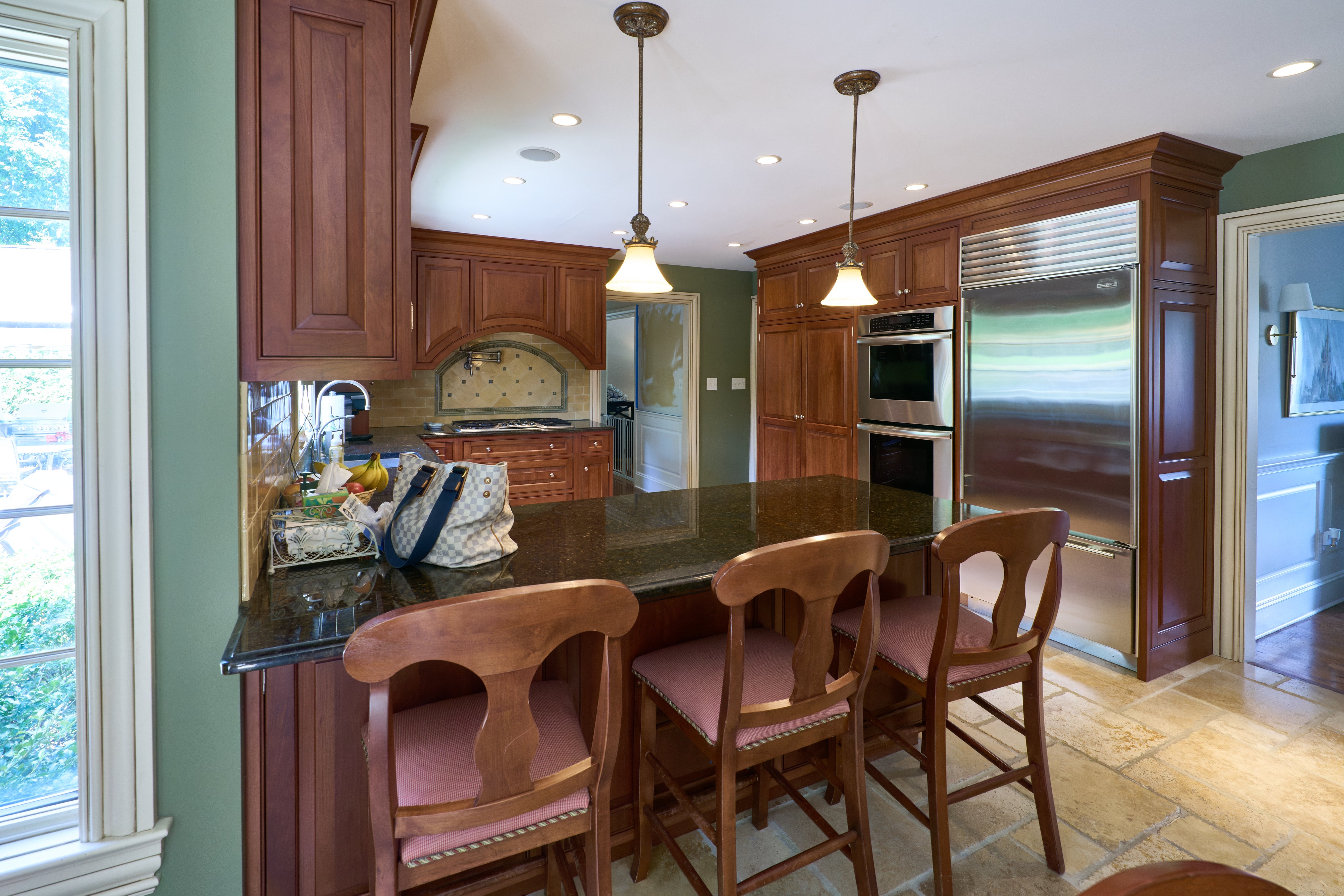 "The Biltmore" Traditional Natural Wood Finish Kitchen with Appliances
