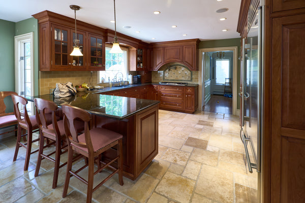 "The Biltmore" Traditional Natural Wood Finish Kitchen with Appliances