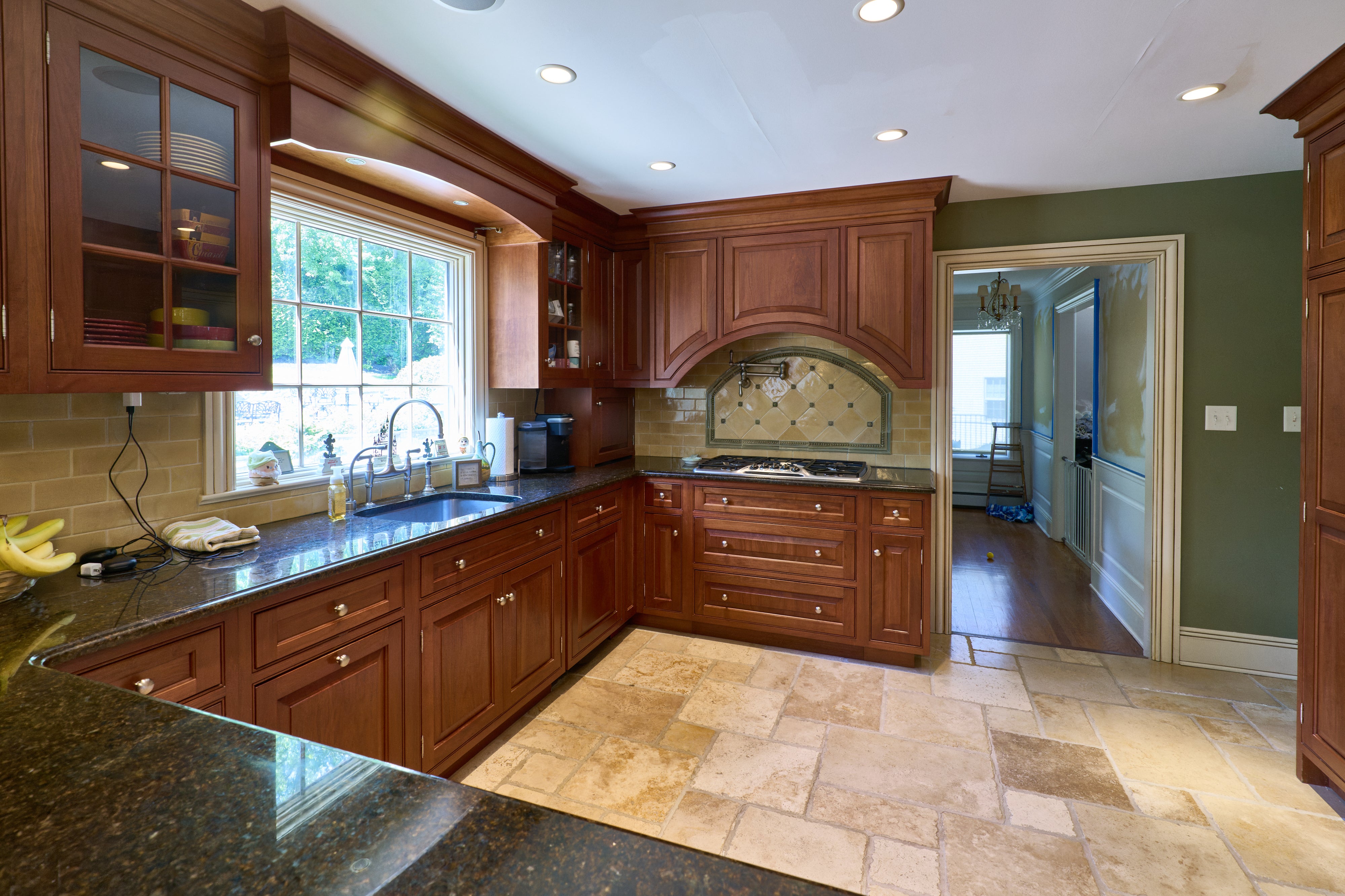 "The Biltmore" Traditional Natural Wood Finish Kitchen with Appliances