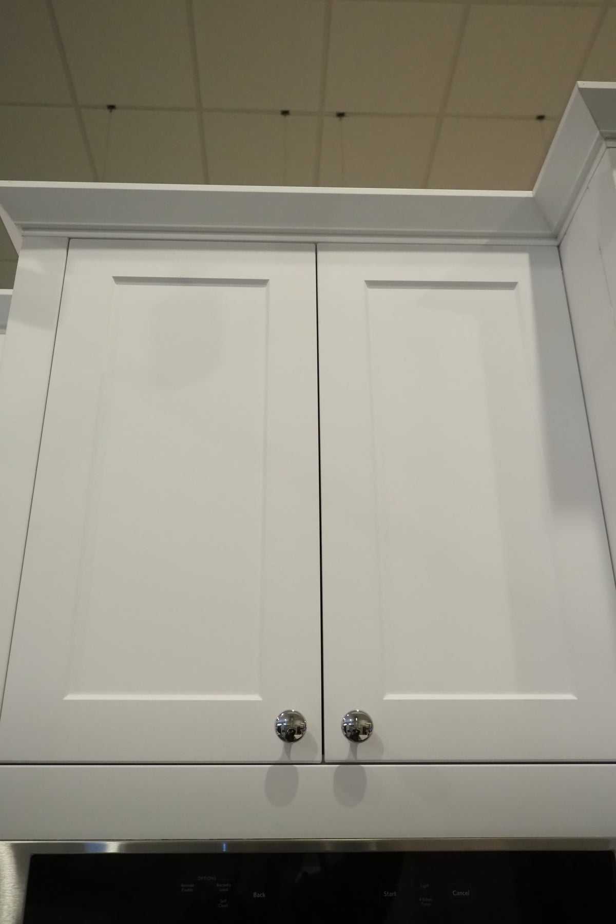 Wren Shaker White & Grey Matte Kitchen with KitchenAid Appliances