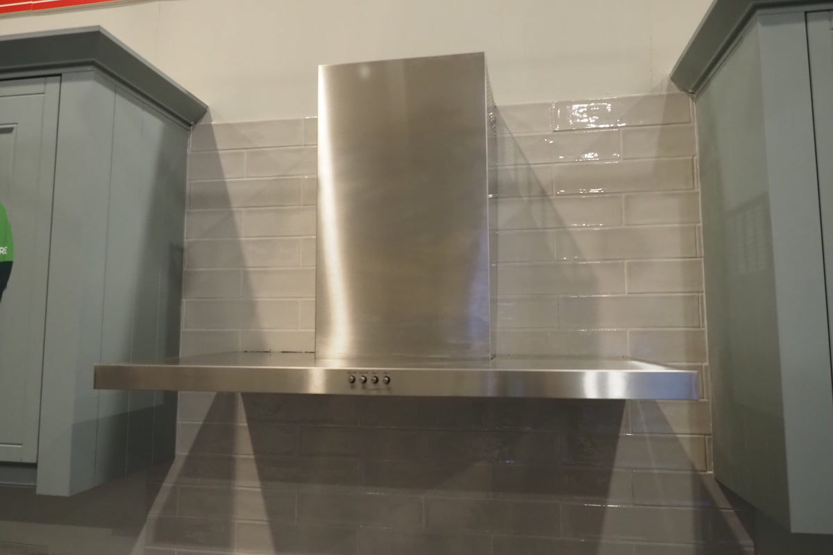 Wren Shaker Sage Green Matte Kitchen with Appliances
