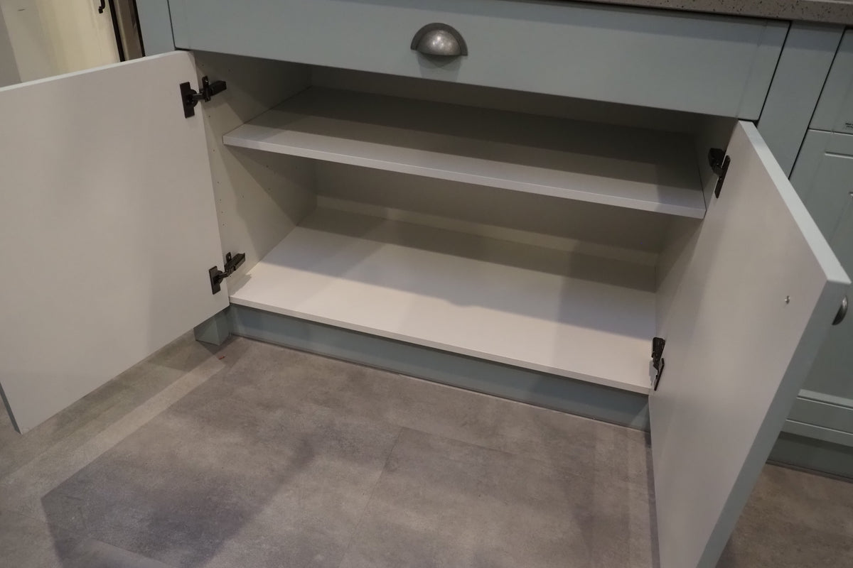 Wren Shaker Sage Green Matte Kitchen with Appliances