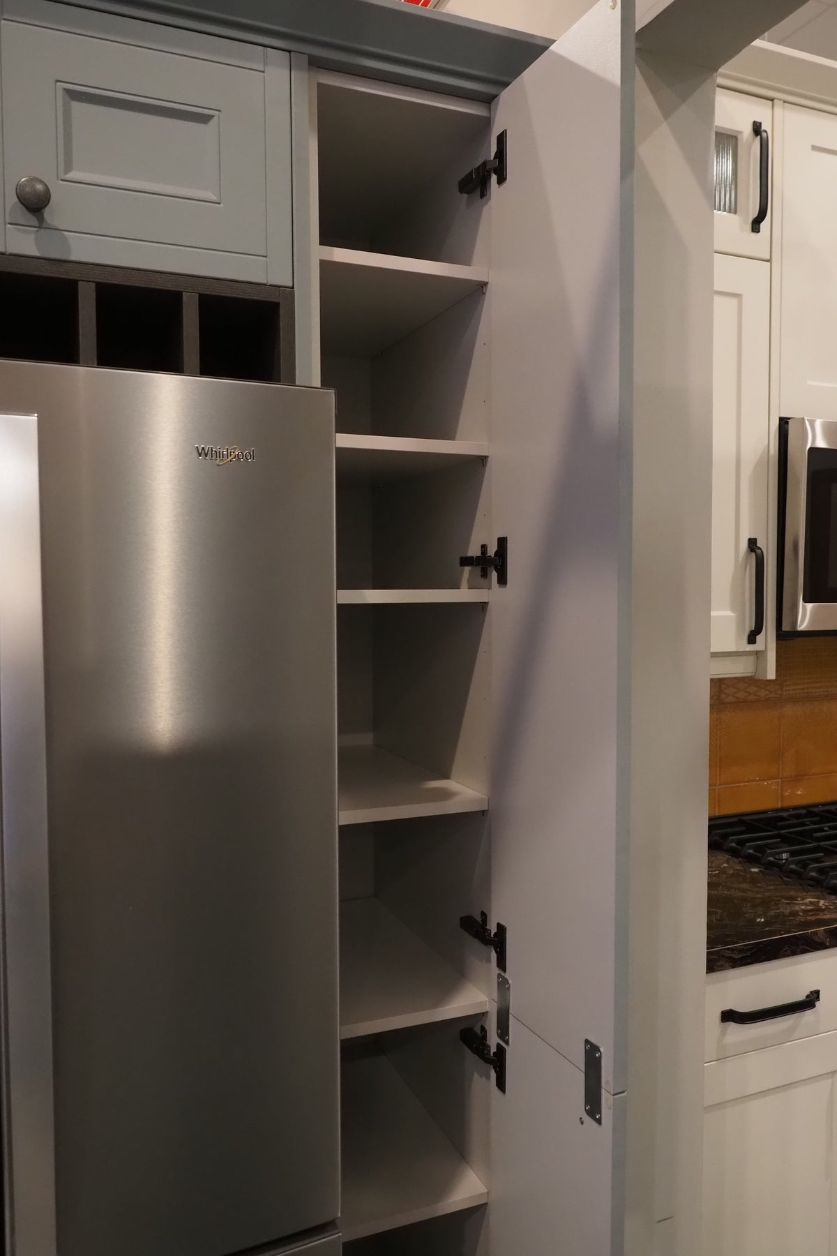 Wren Shaker Sage Green Matte Kitchen with Appliances