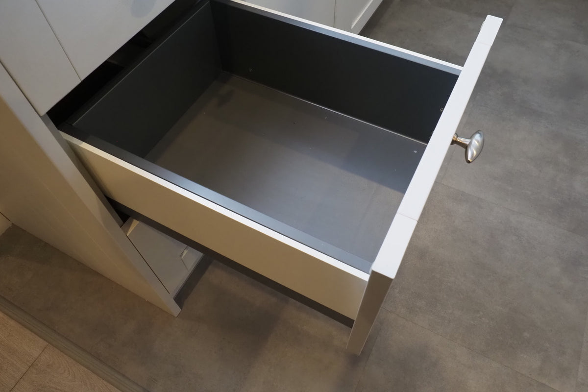 Wren Shaker Forest Classic Chalk White Grain Kitchen