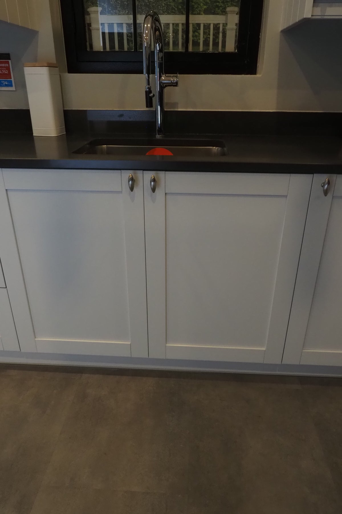 Wren Shaker Forest Classic Chalk White Grain Kitchen