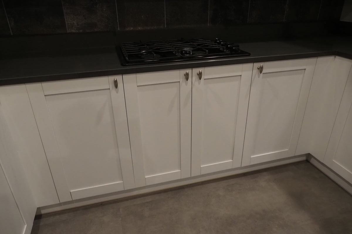Wren Shaker Forest Classic Chalk White Grain Kitchen