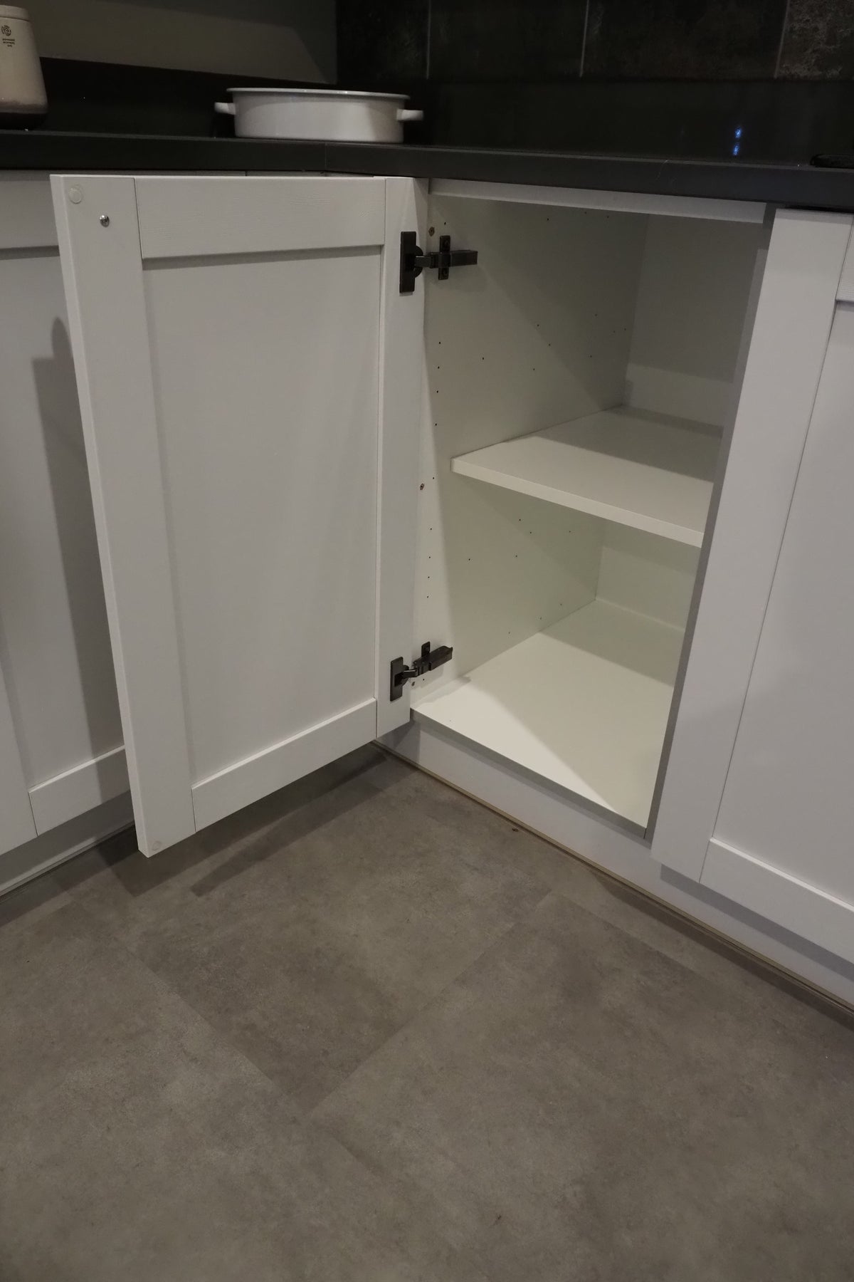 Wren Shaker Forest Classic Chalk White Grain Kitchen
