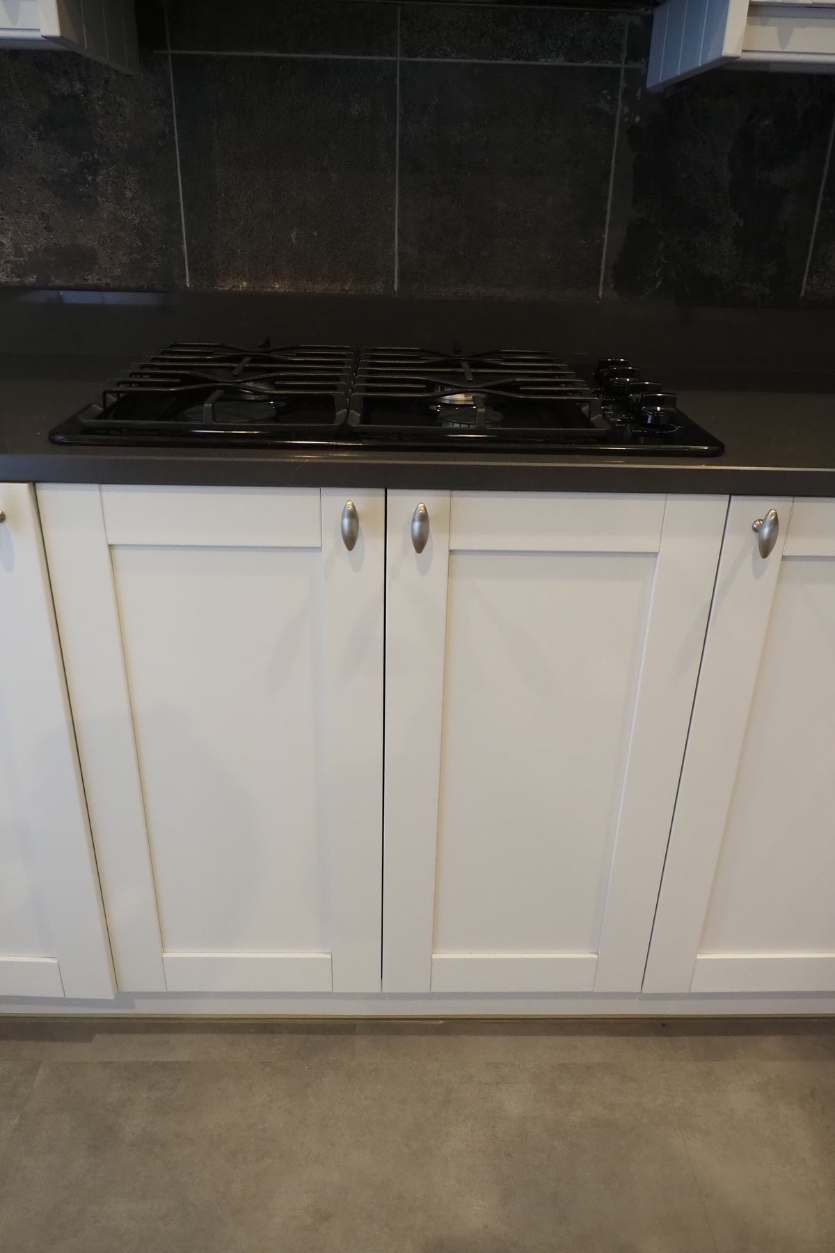 Wren Shaker Forest Classic Chalk White Grain Kitchen