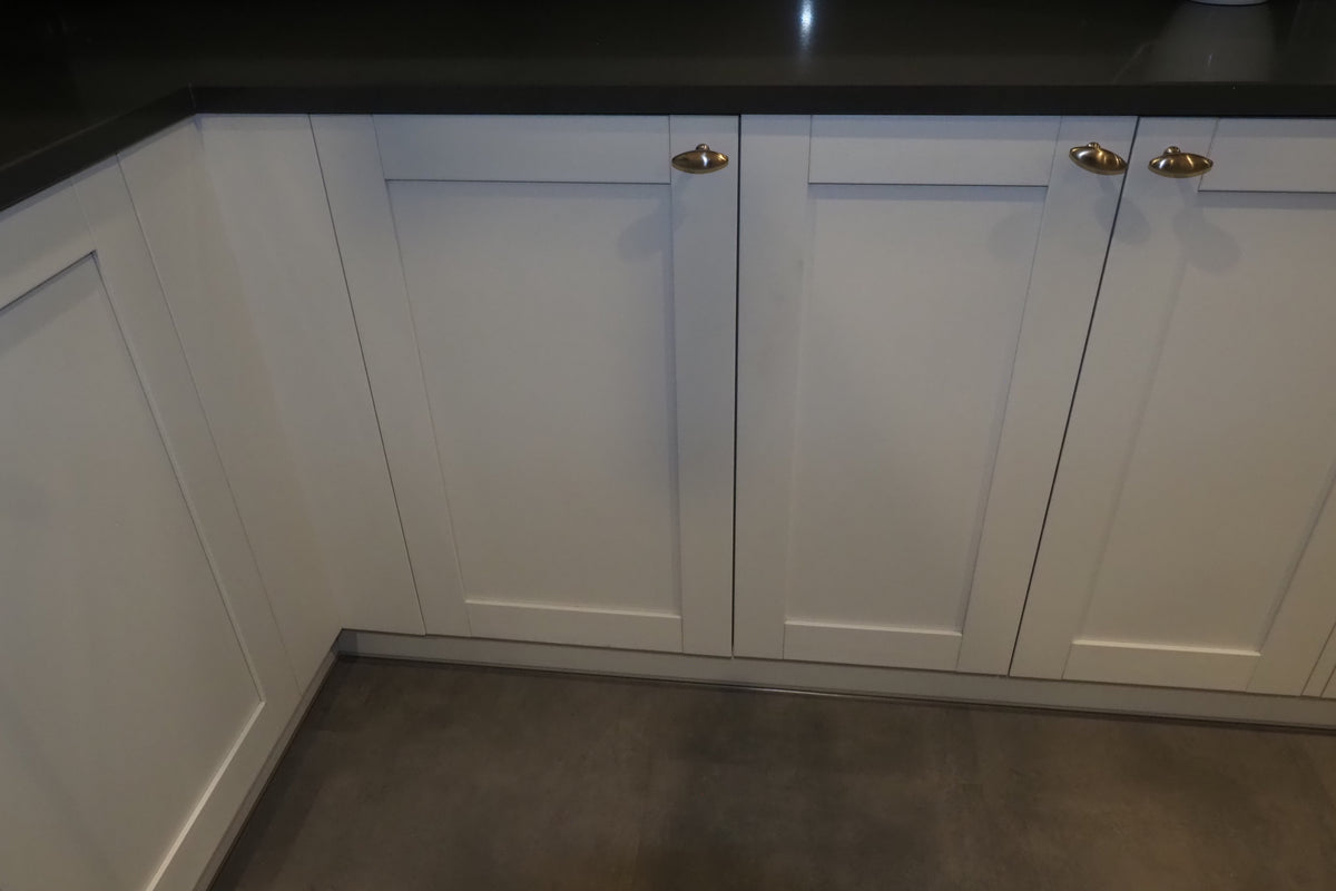 Wren Shaker Forest Classic Chalk White Grain Kitchen