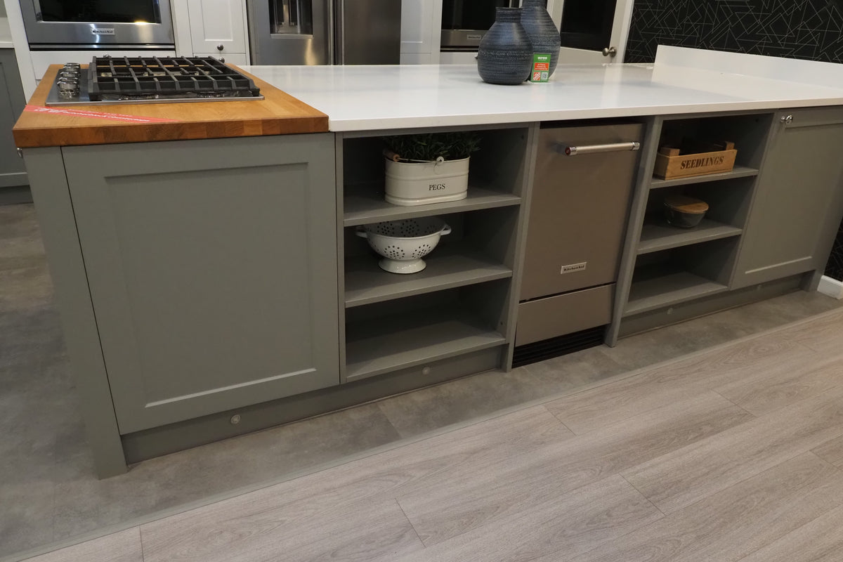 Wren Shaker White & Grey Matte Kitchen with KitchenAid Appliances