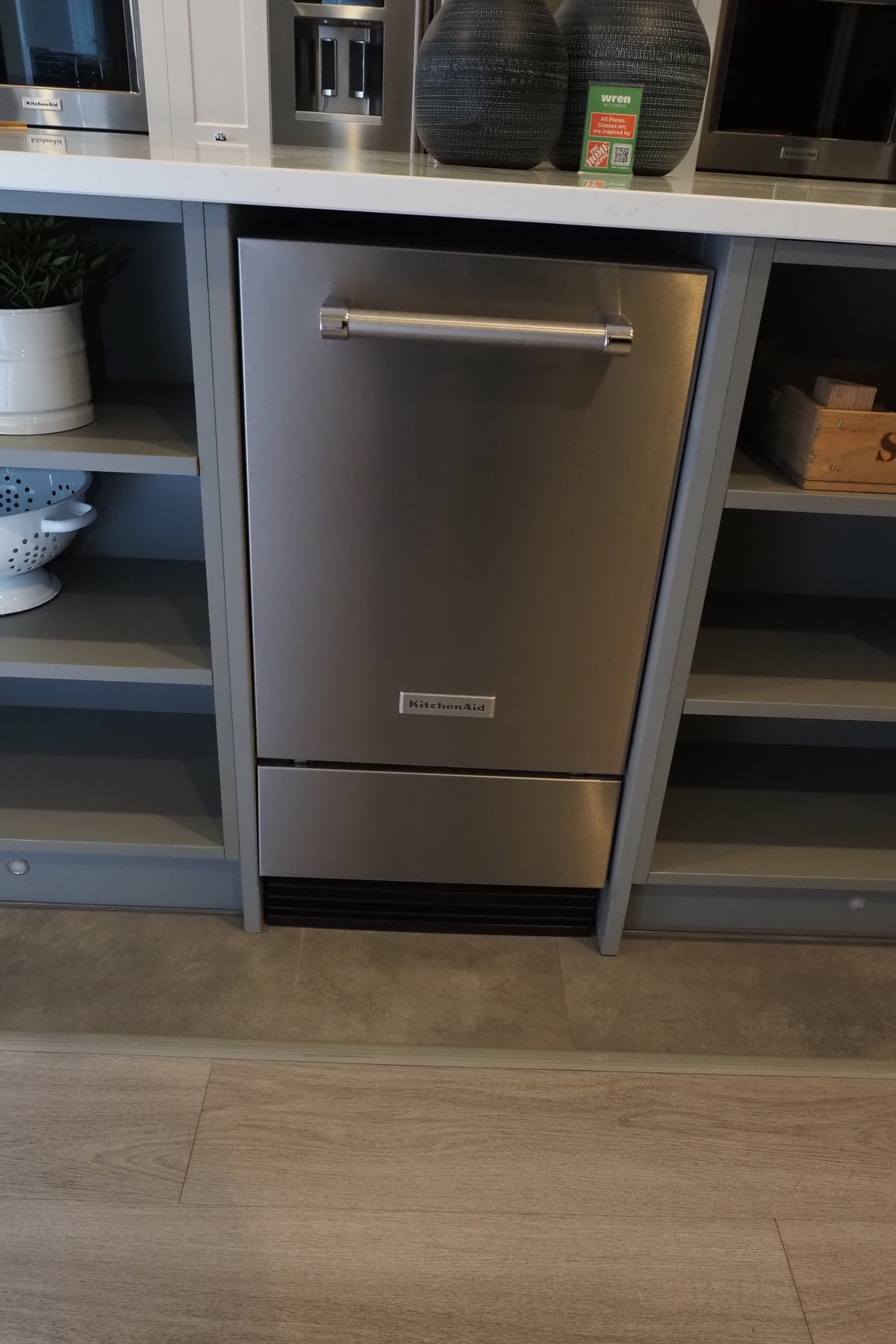 Wren Shaker White & Grey Matte Kitchen with KitchenAid Appliances