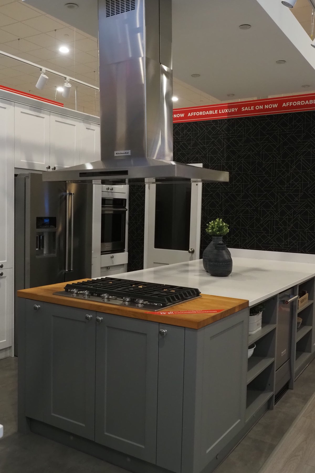 Wren Shaker White & Grey Matte Kitchen with KitchenAid Appliances