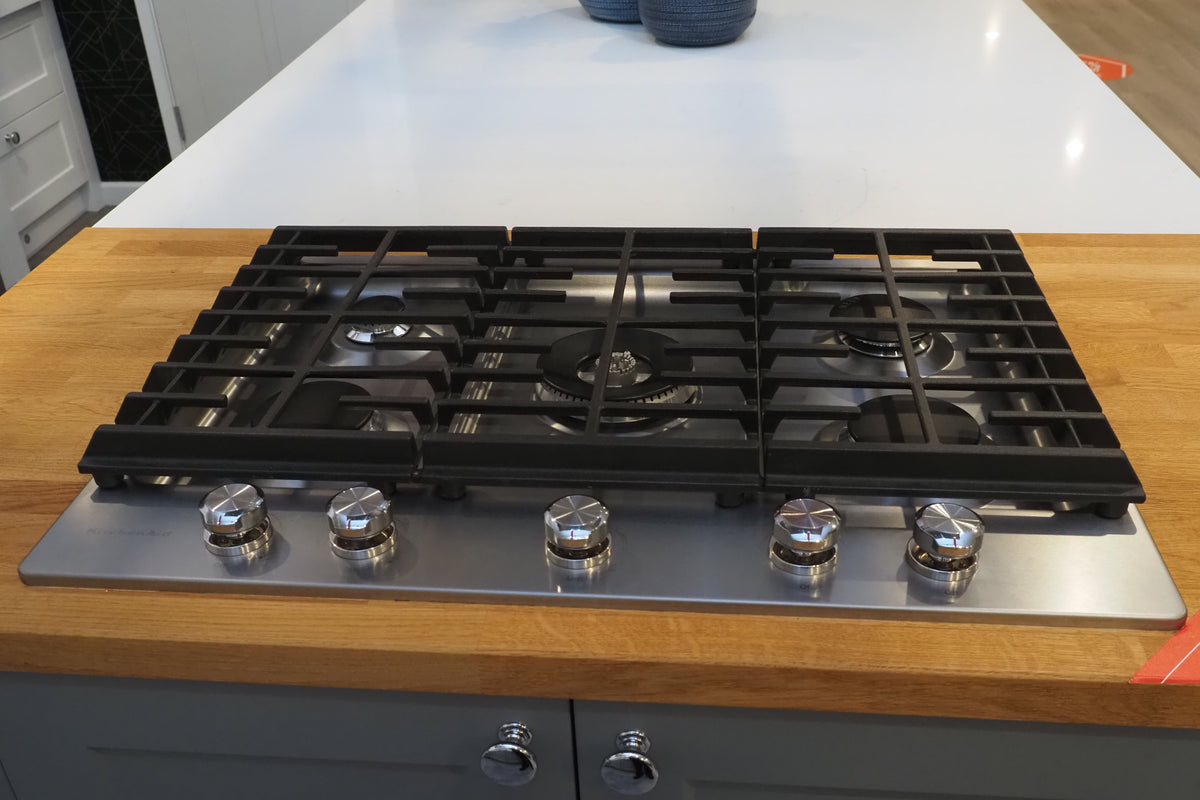Wren Shaker White & Grey Matte Kitchen with KitchenAid Appliances