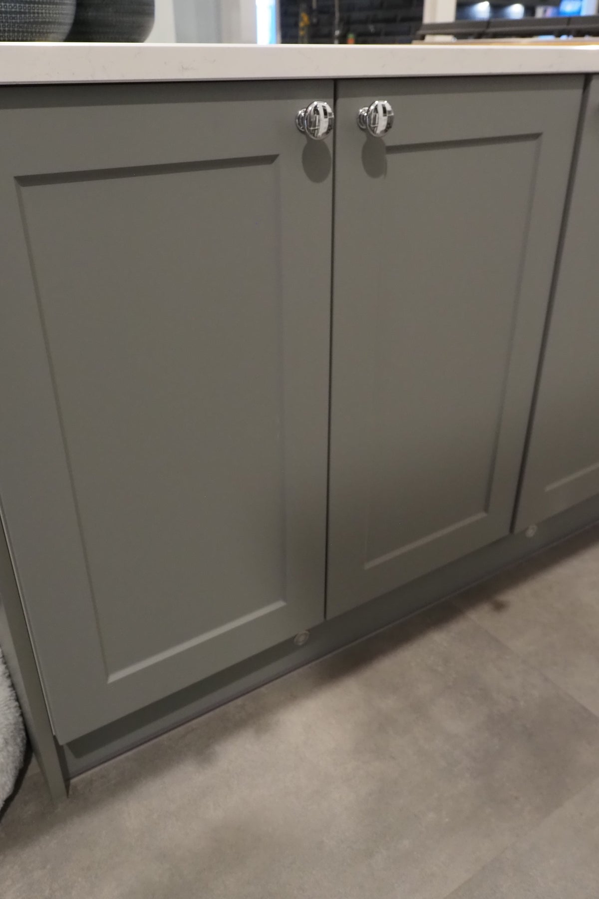 Wren Shaker White & Grey Matte Kitchen with KitchenAid Appliances