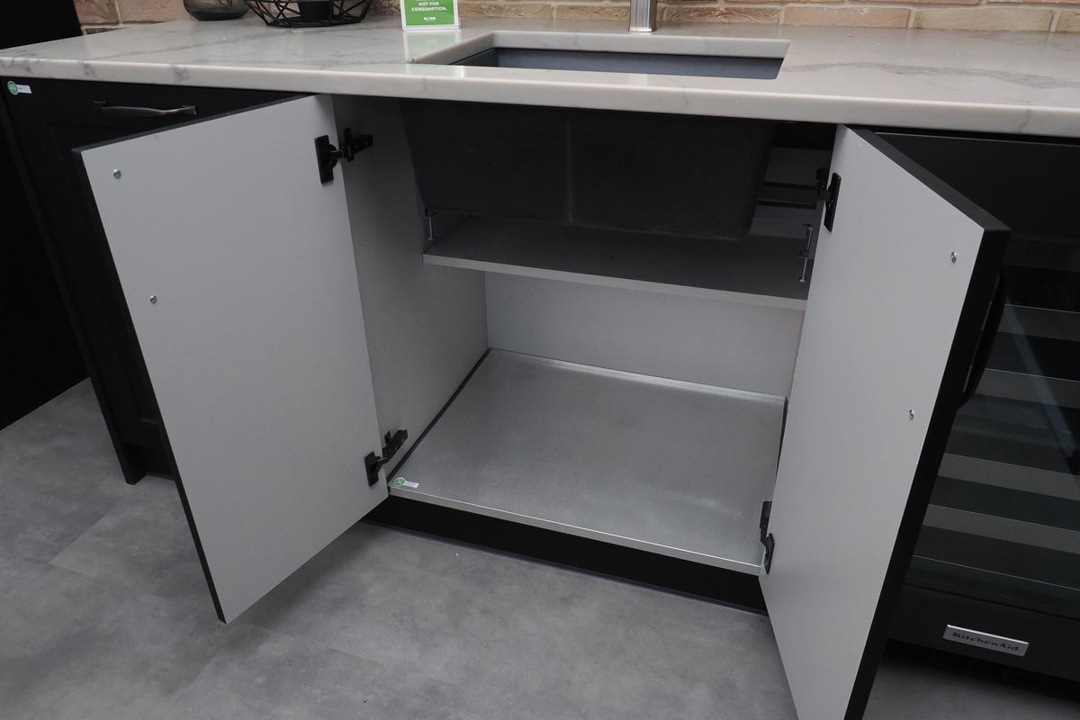 Wren Shaker Chelsea Juratek Black Kitchen with Island