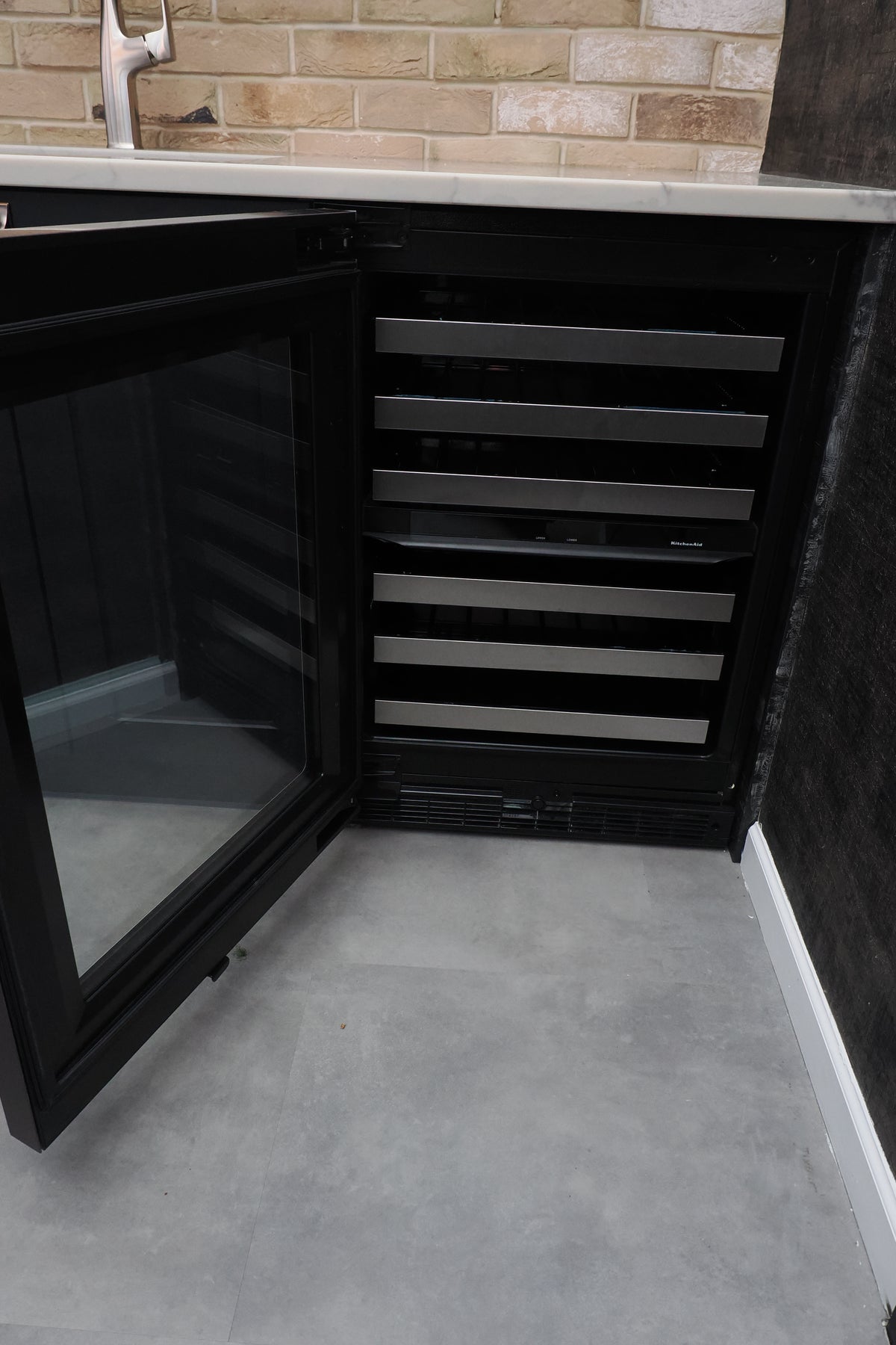 Wren Shaker Chelsea Juratek Black Kitchen with Island