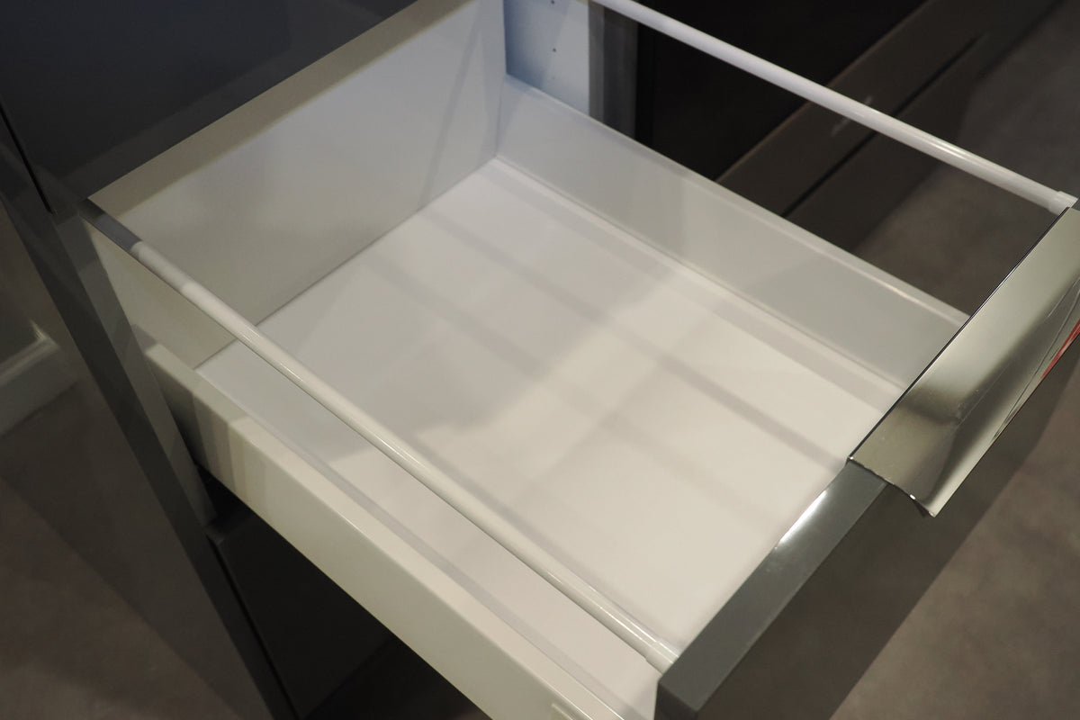 Wren Autograph Lava Gray Gloss Kitchen