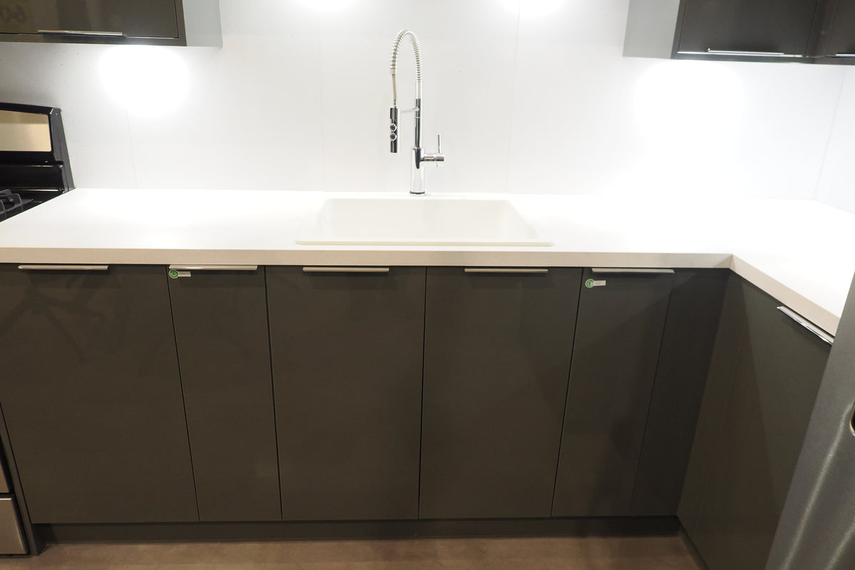 Wren Autograph Lava Gray Gloss Kitchen