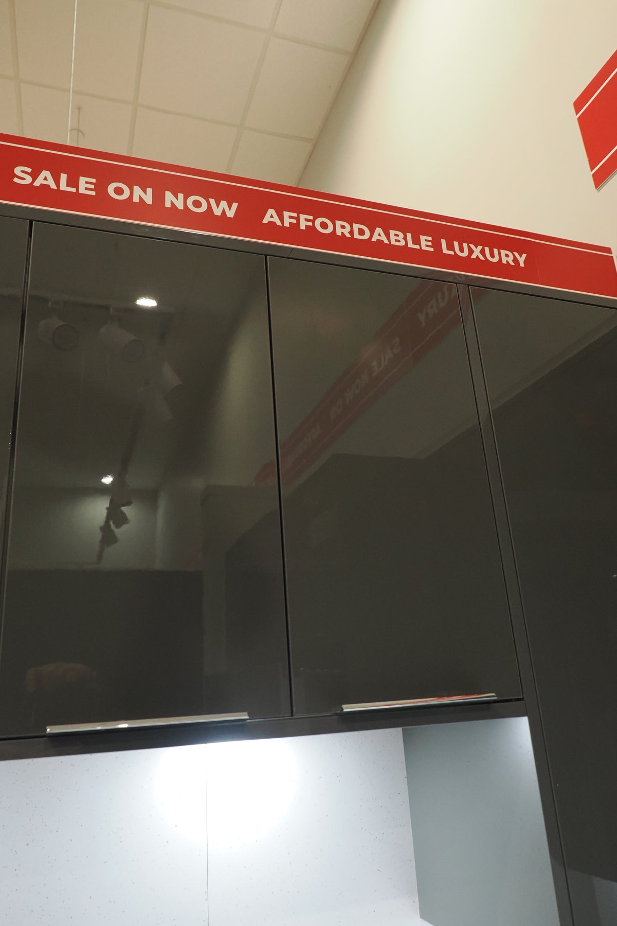 Wren Autograph Lava Gray Gloss Kitchen