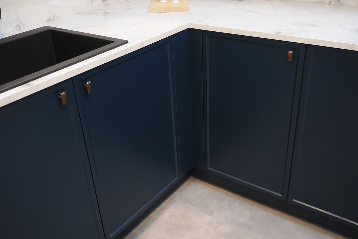 Wren Shaker Navy Blue Kitchen Corner
