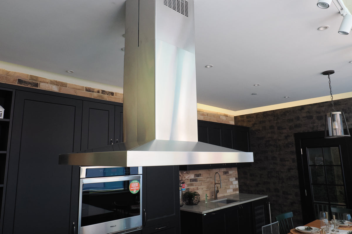 Wren Shaker Chelsea Juratek Black Kitchen with Island