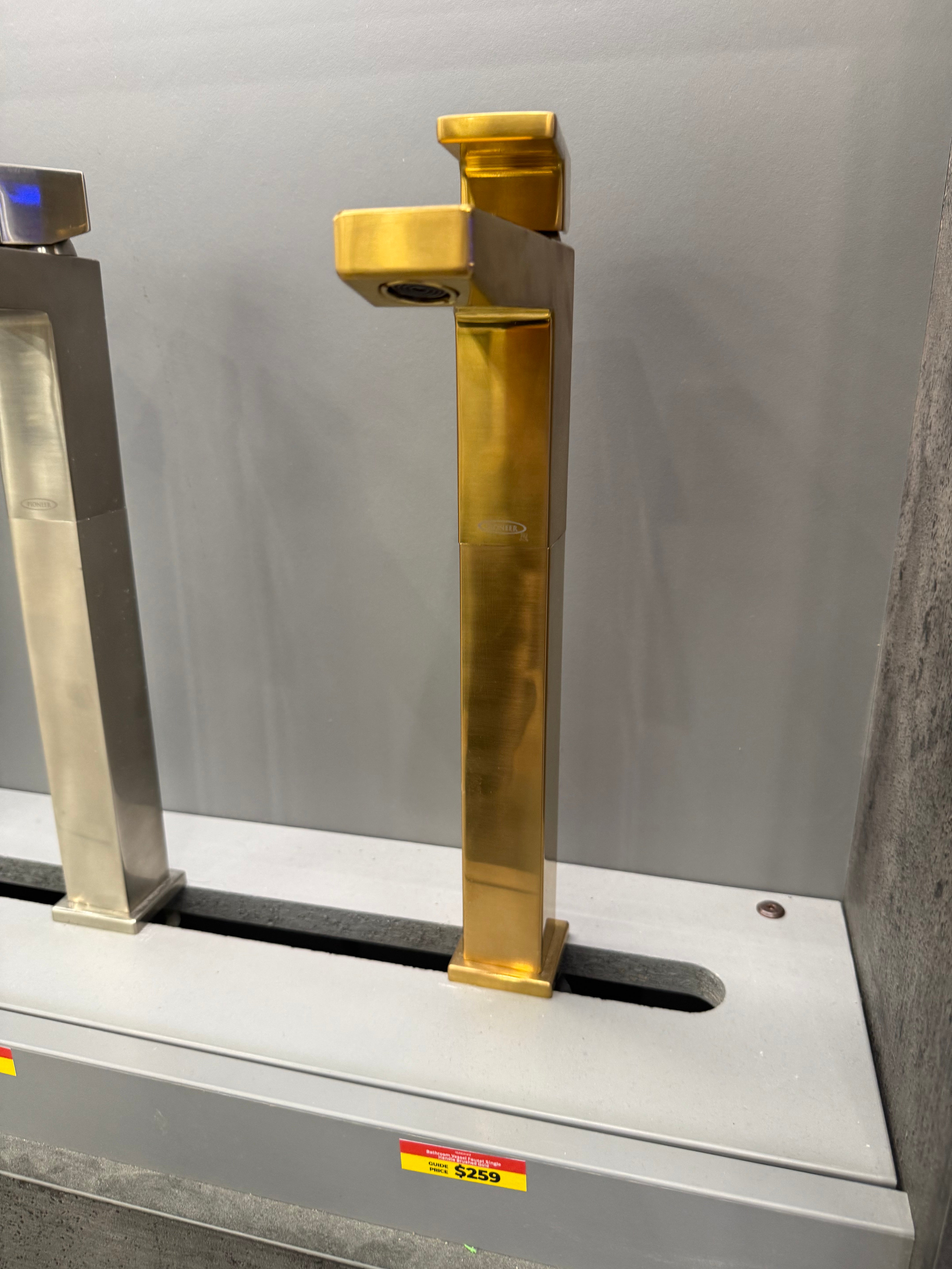 Single Lever Bathroom Vessel Faucet in Gold