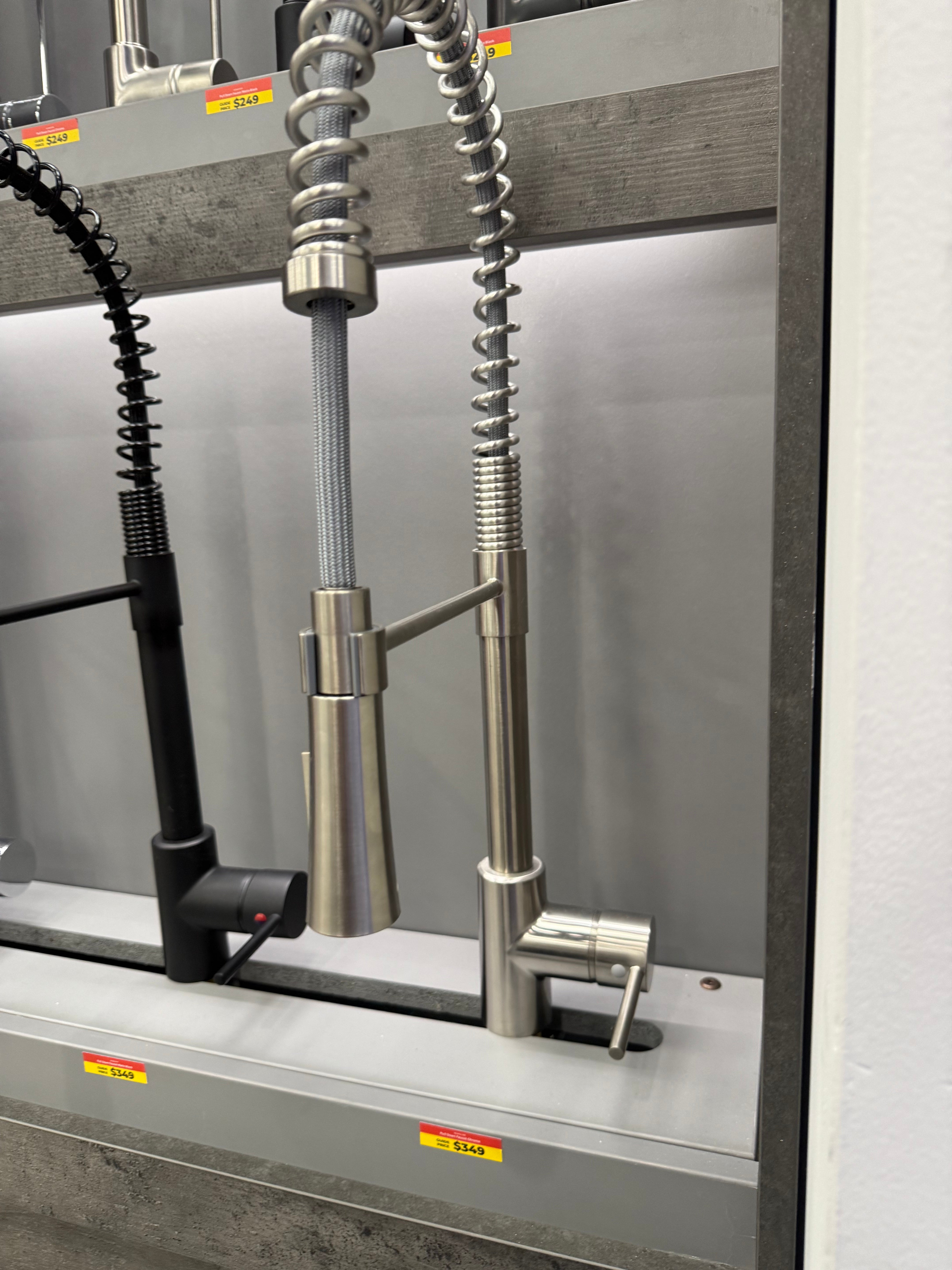 Single Lever Pull Out Kitchen Faucet in Brushed Nickel