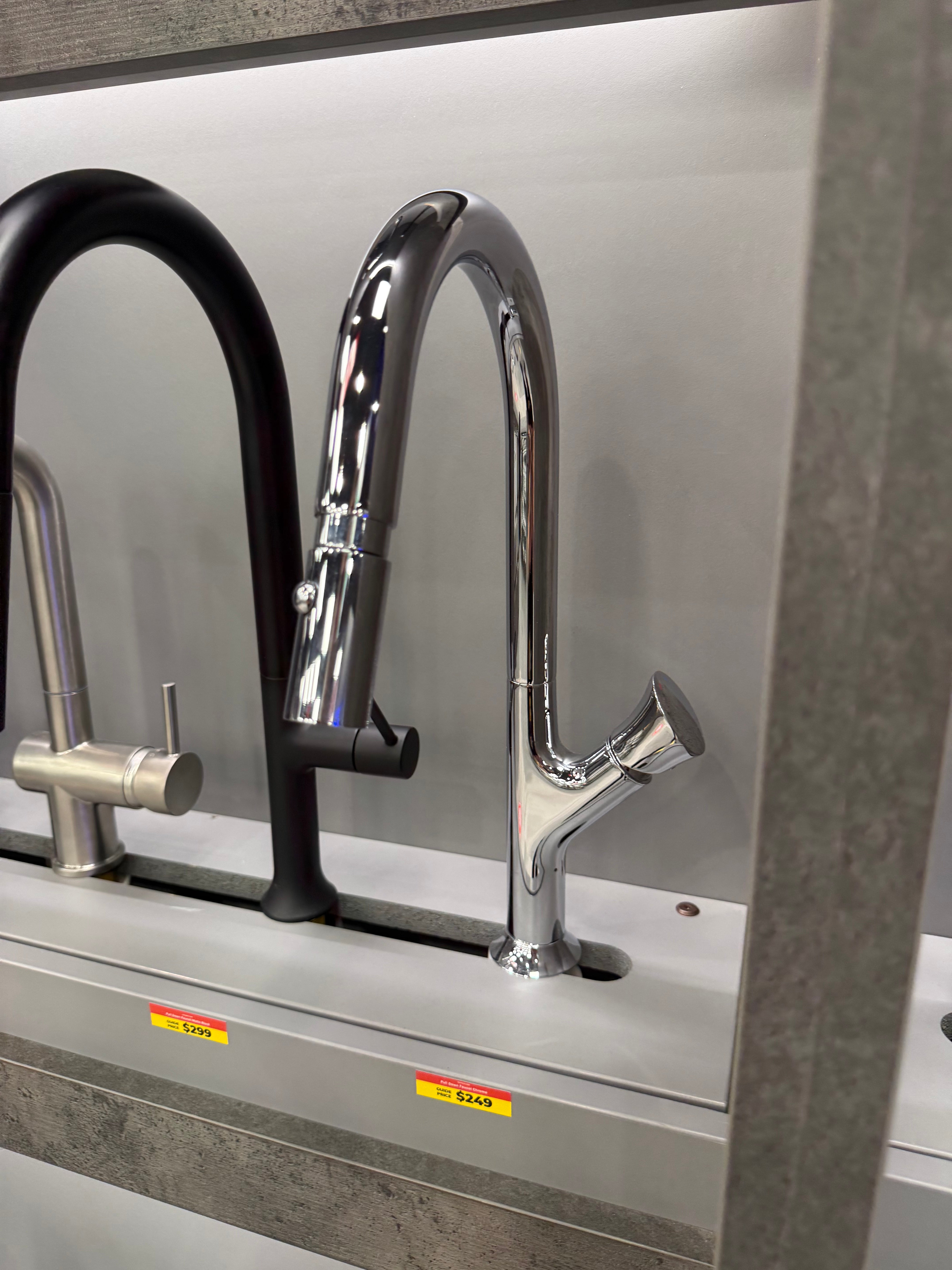 Single Lever Pull Down Kitchen Faucet in Polished Chrome